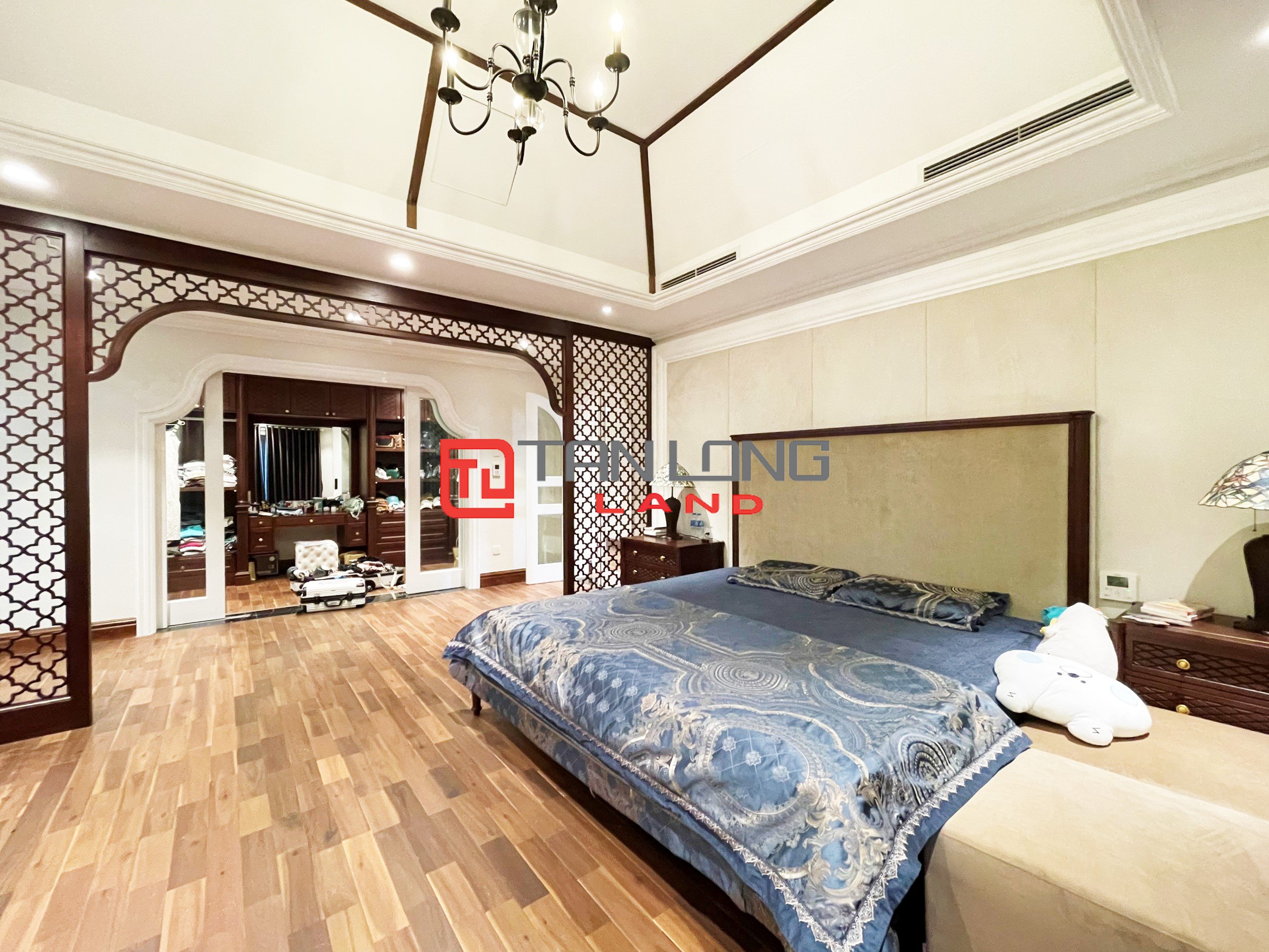 Cho thuê Biệt thự Đơn lập full nội thất cao cấp view ngã 3 sông rộng nhất tại Vinhomes Riverside 20