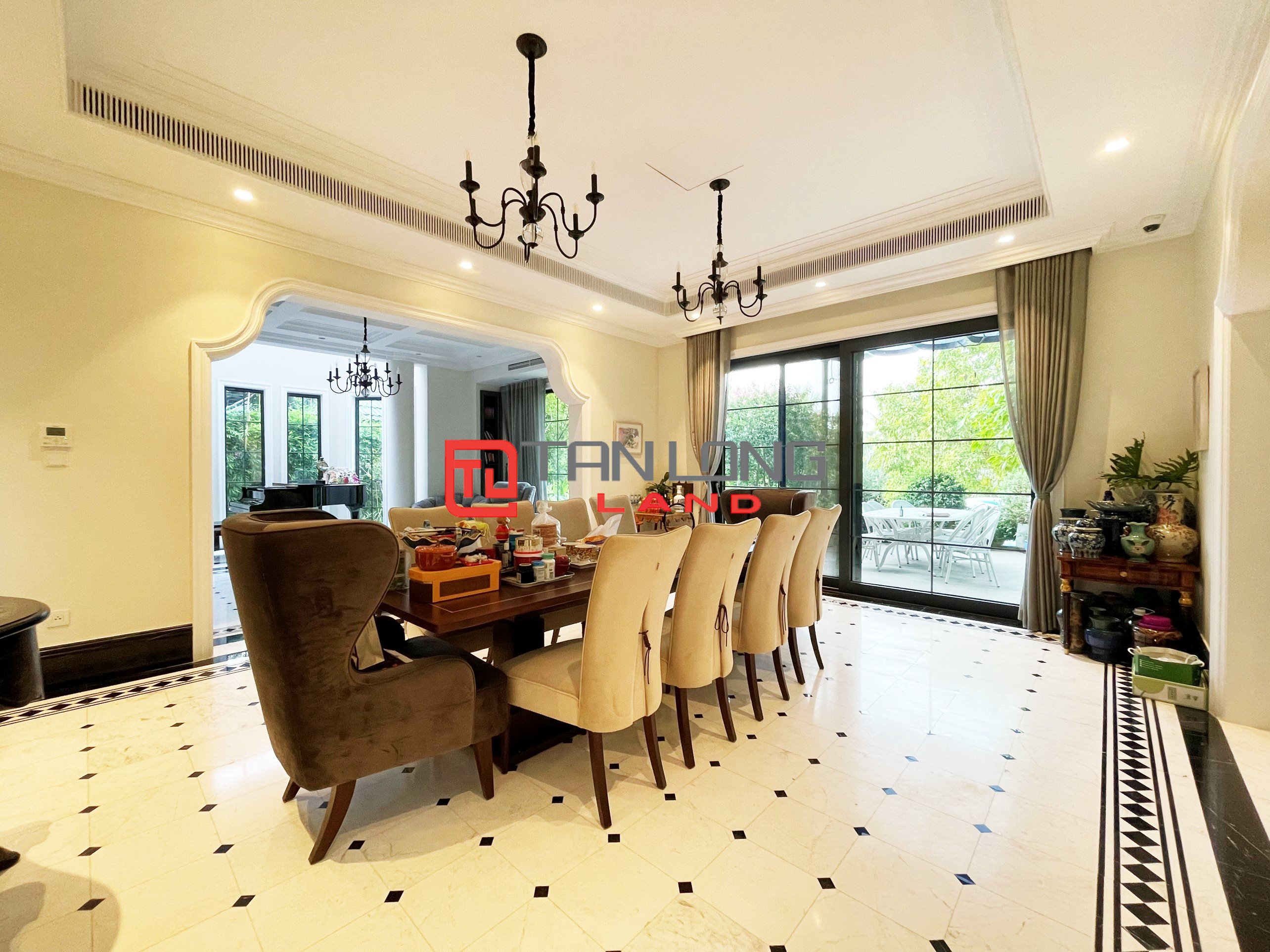 Cho thuê Biệt thự Đơn lập full nội thất cao cấp view ngã 3 sông rộng nhất tại Vinhomes Riverside 5