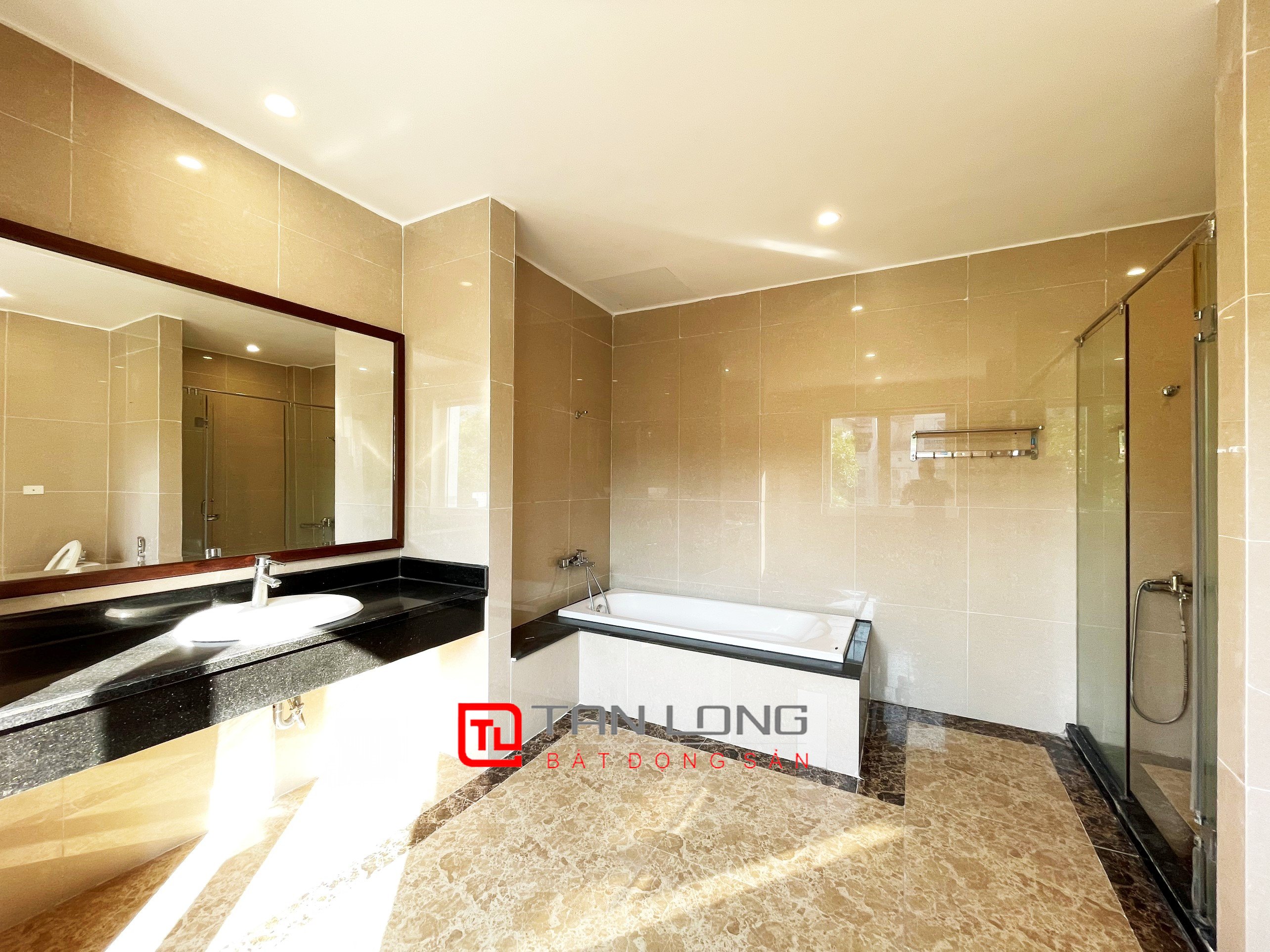 Cho thuê Biệt thự Đơn lập full nội thất gần trường quốc tế BIS tại Vinhomes Riverside 11
