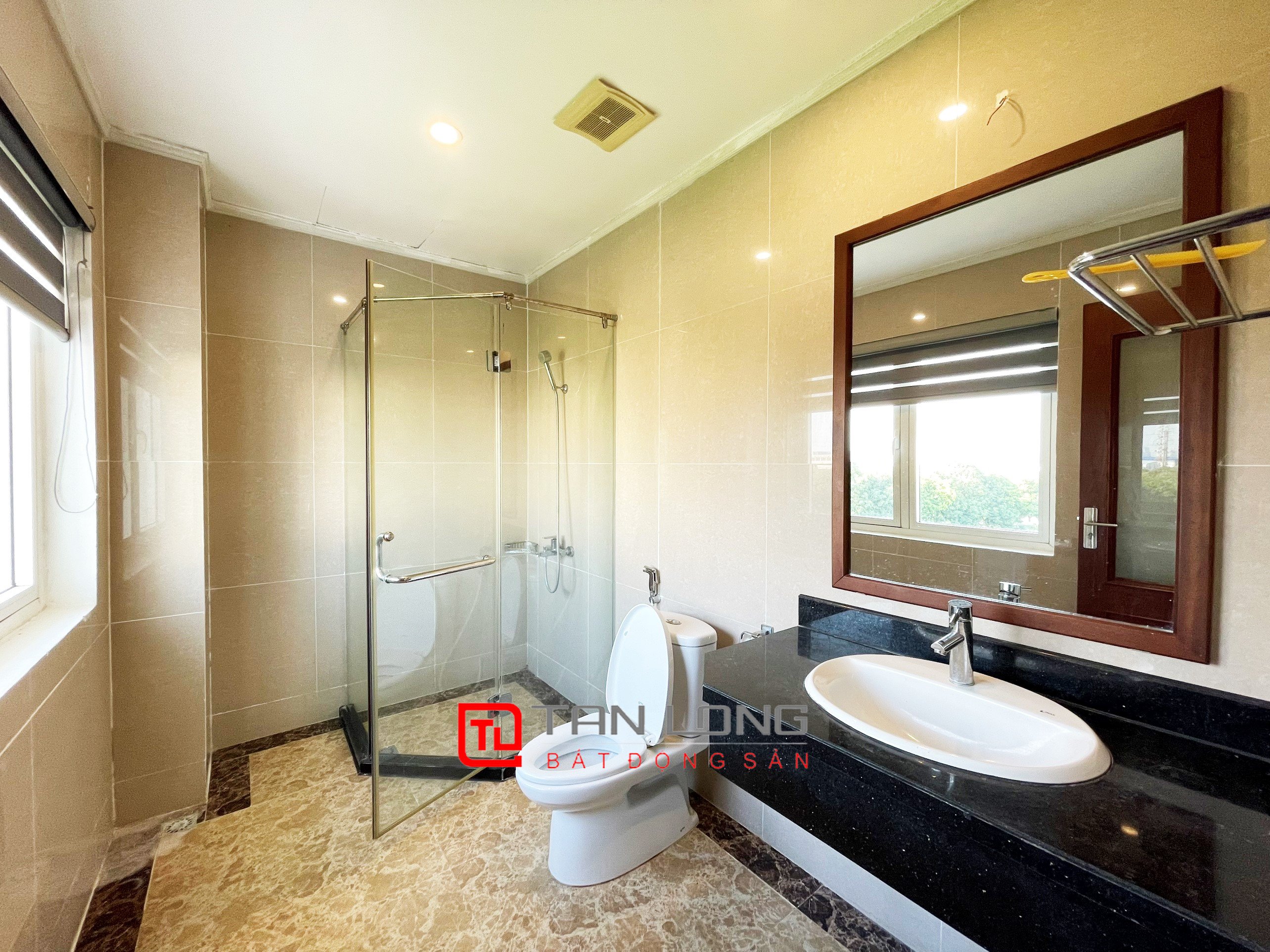 Cho thuê Biệt thự Đơn lập full nội thất gần trường quốc tế BIS tại Vinhomes Riverside 16