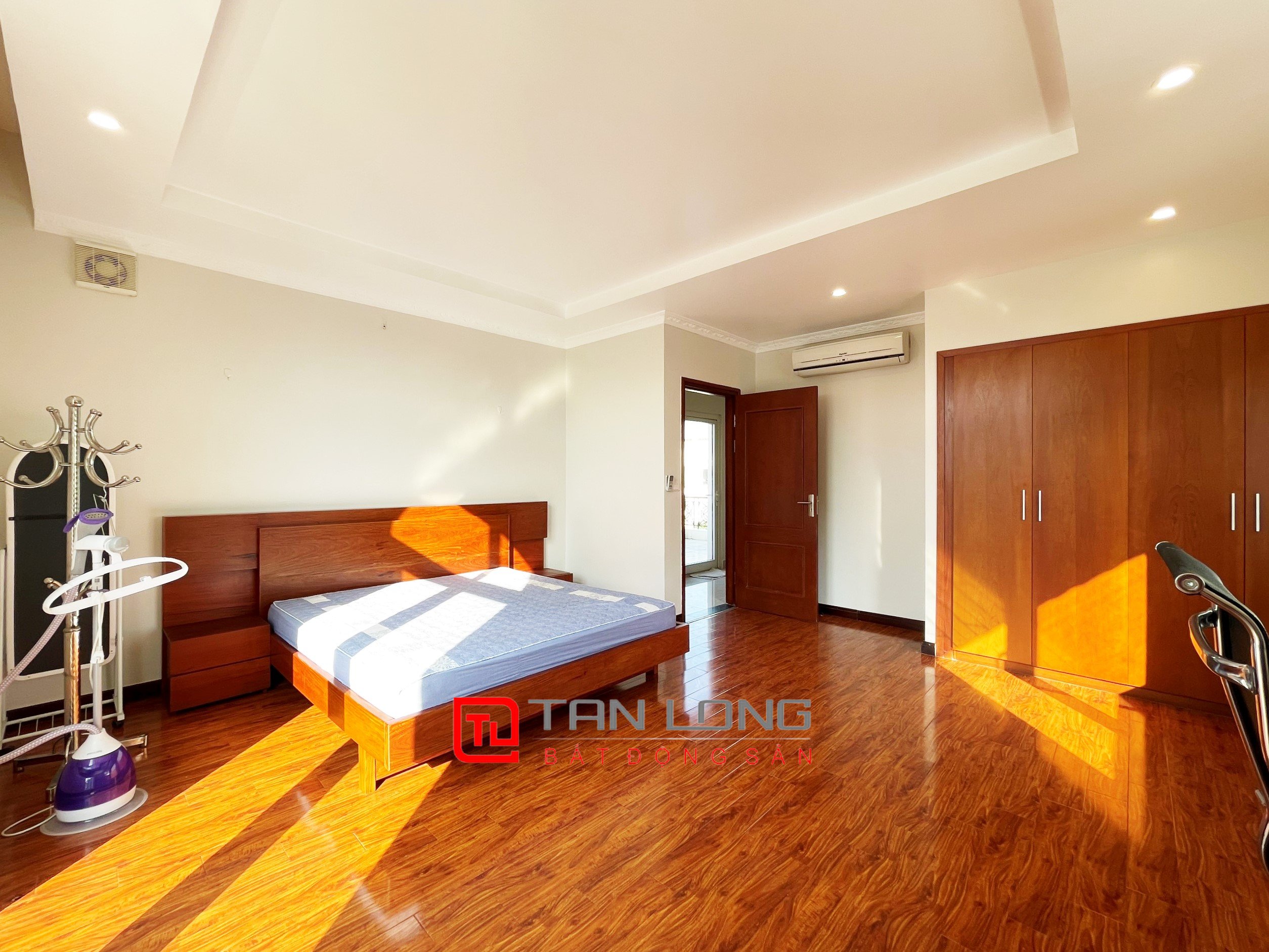 Cho thuê Biệt thự Đơn lập full nội thất gần trường quốc tế BIS tại Vinhomes Riverside 18