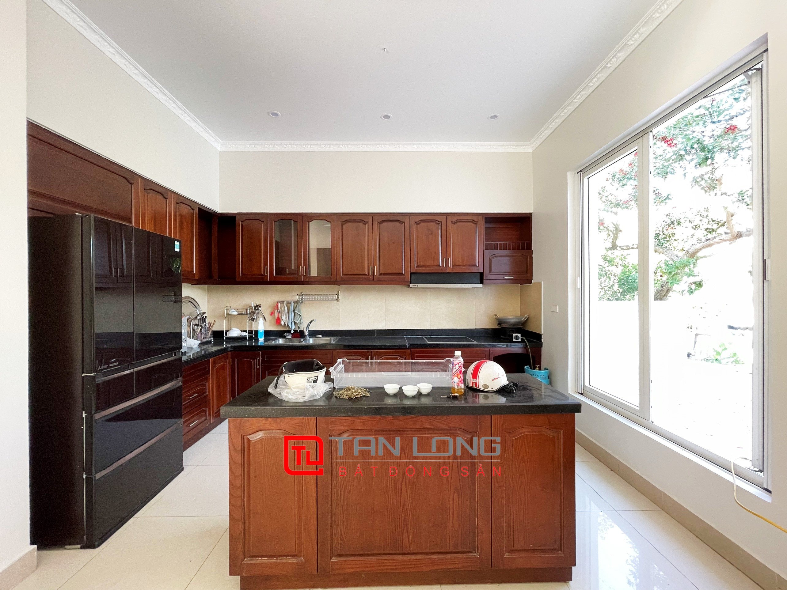 Cho thuê Biệt thự Đơn lập full nội thất gần trường quốc tế BIS tại Vinhomes Riverside 3