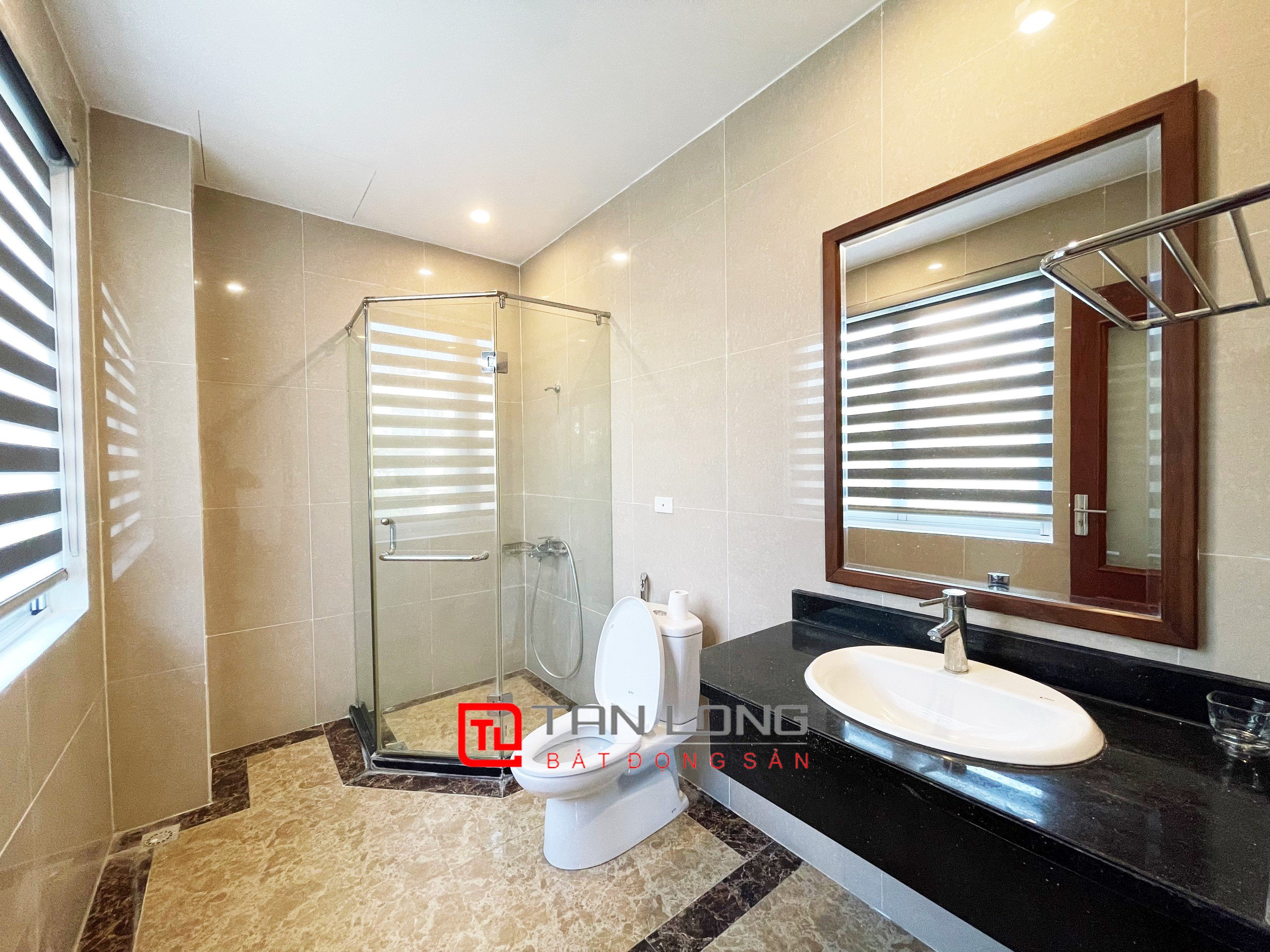 Cho thuê Biệt thự Đơn lập full nội thất gần trường quốc tế BIS tại Vinhomes Riverside 8
