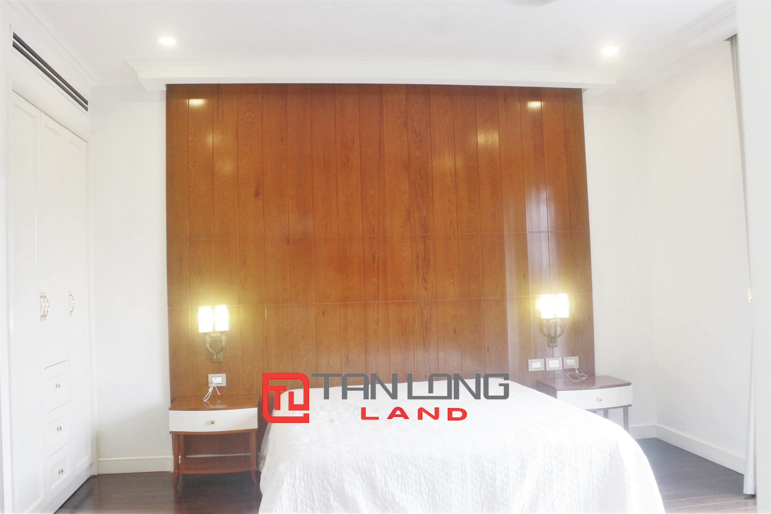 Cho thuê Biệt thự Đơn lập full nội thất hiện đại tại Vinhomes Riverside 10