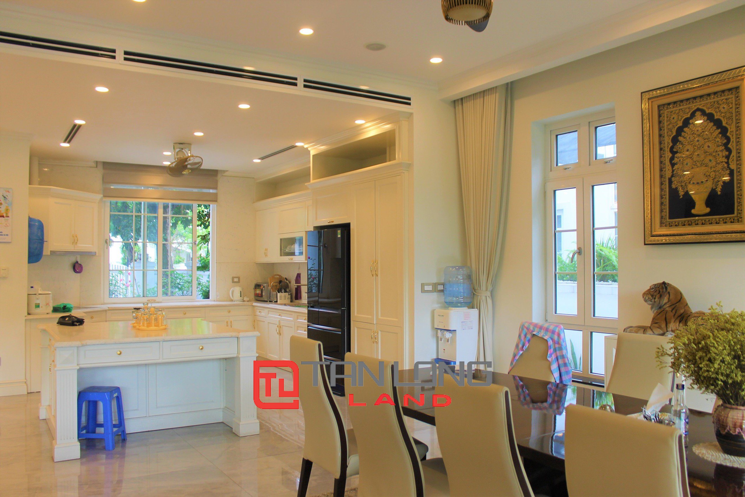 Cho thuê Biệt thự Đơn lập full nội thất hiện đại tại Vinhomes Riverside 5