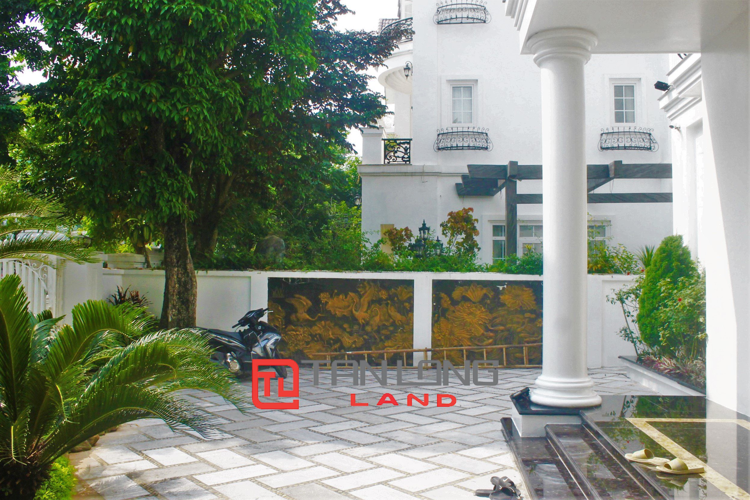Cho thuê Biệt thự Đơn lập full nội thất hiện đại tại Vinhomes Riverside 8
