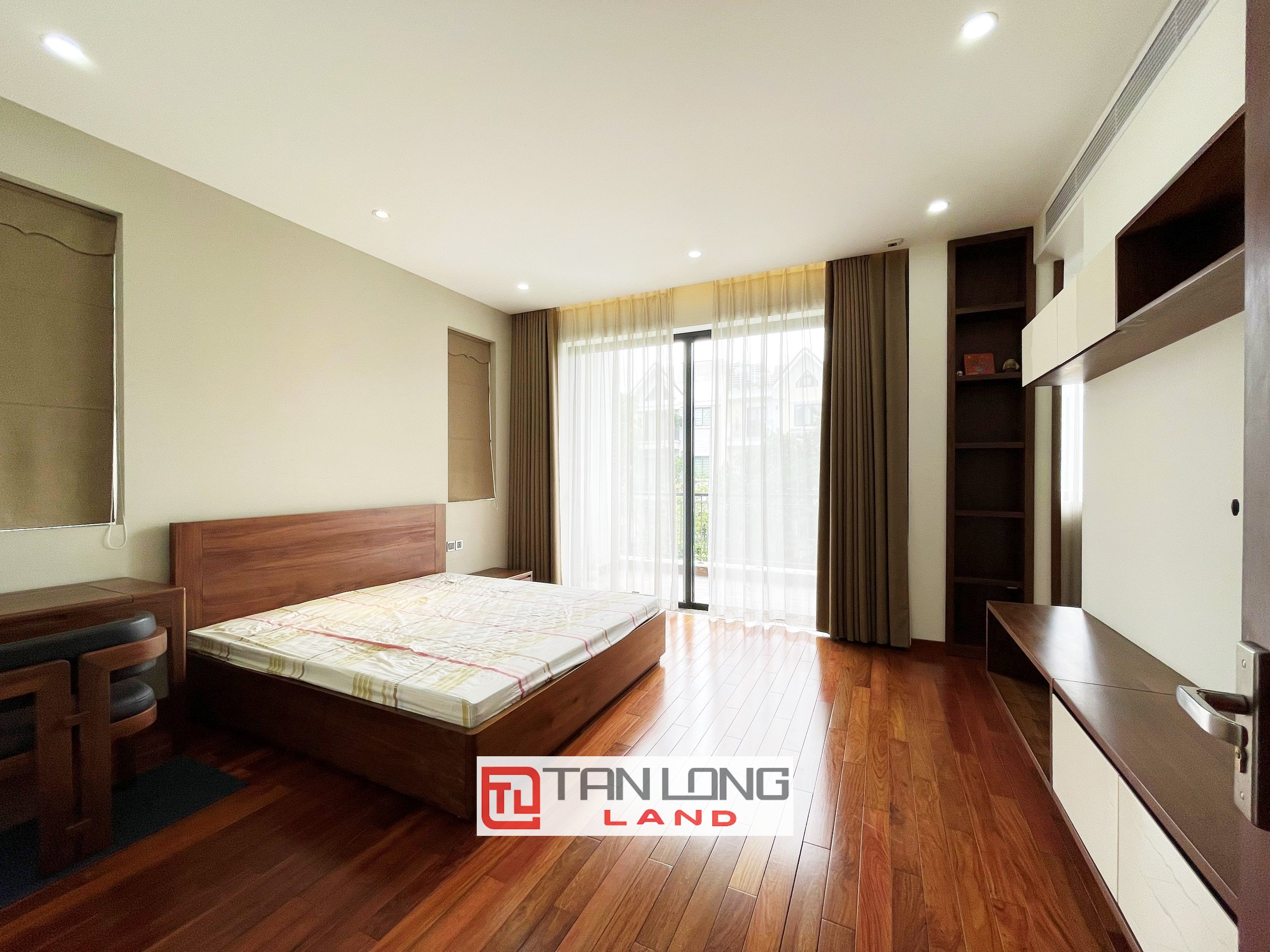 Cho thuê Biệt thự Đơn lập gần trường quốc tế BIS tại Vinhomes Riverside Long Biên 15