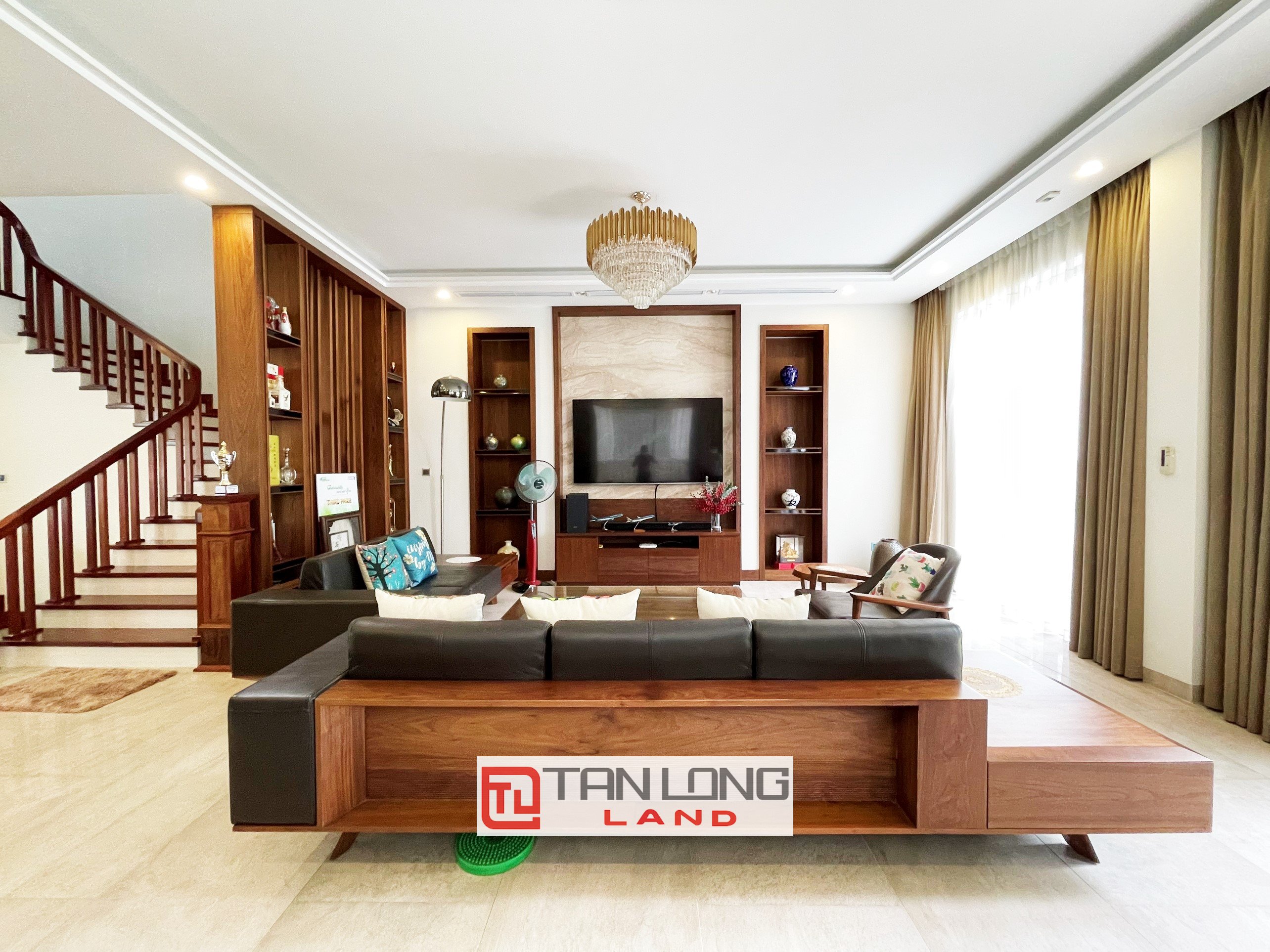Cho thuê Biệt thự Đơn lập gần trường quốc tế BIS tại Vinhomes Riverside Long Biên 2