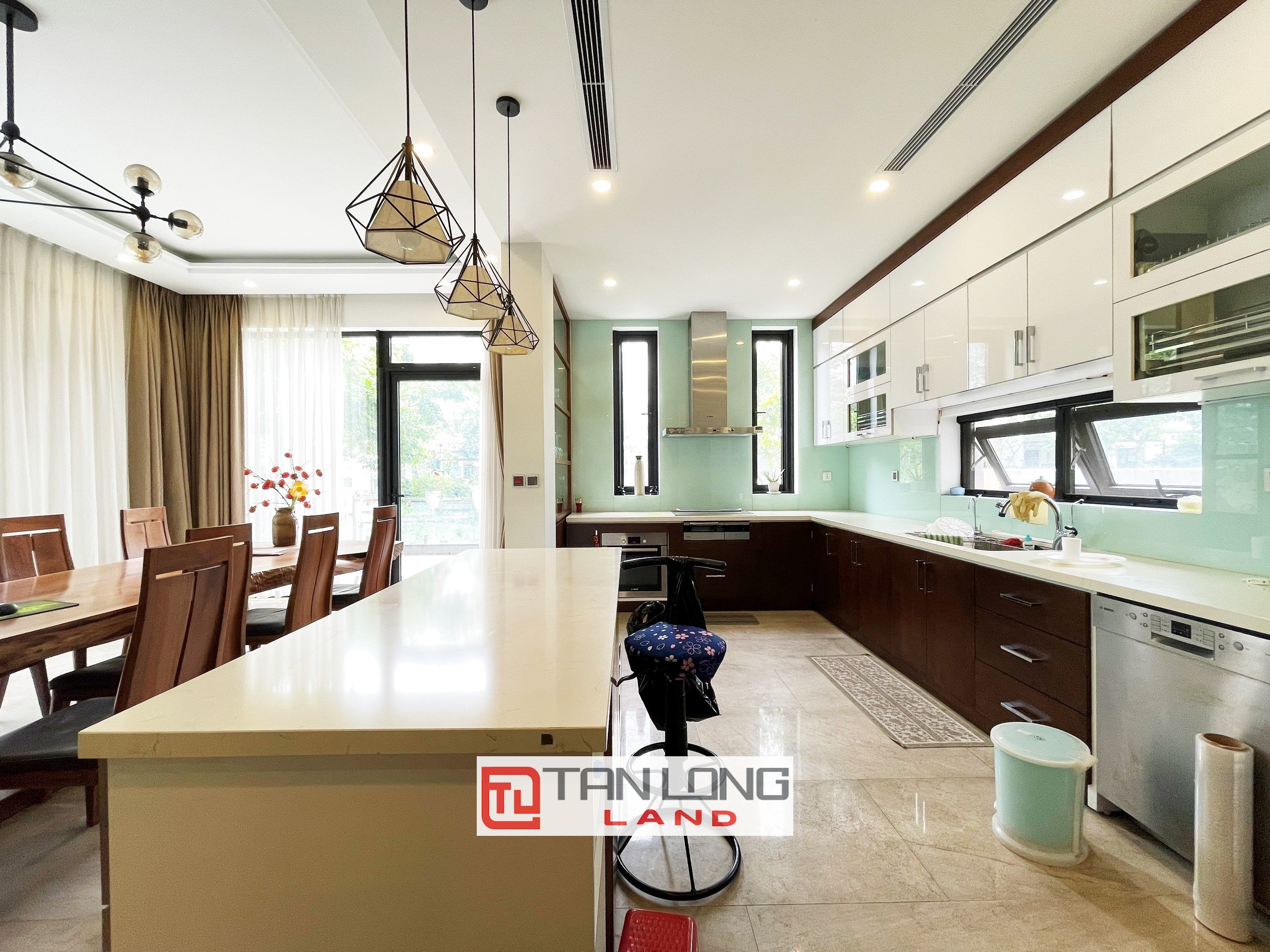 Cho thuê Biệt thự Đơn lập gần trường quốc tế BIS tại Vinhomes Riverside Long Biên 7
