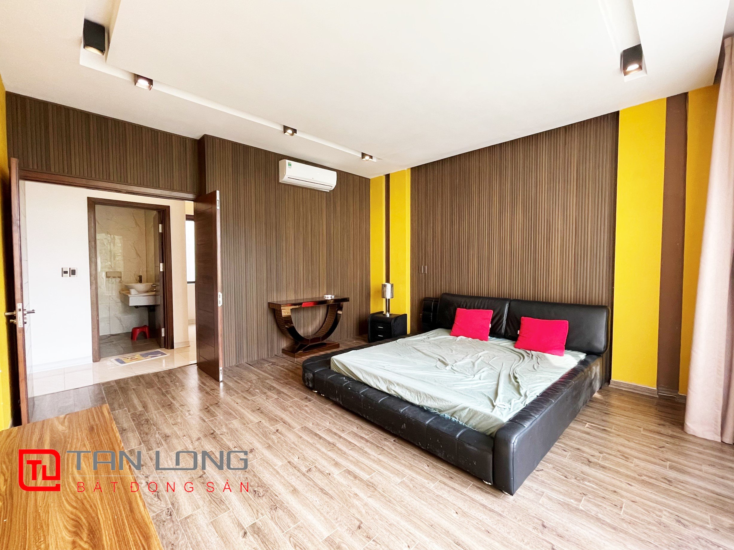 Cho thuê Biệt thự Đơn lập gần Trường Quốc tế BIS tại Vinhomes Riverside 10