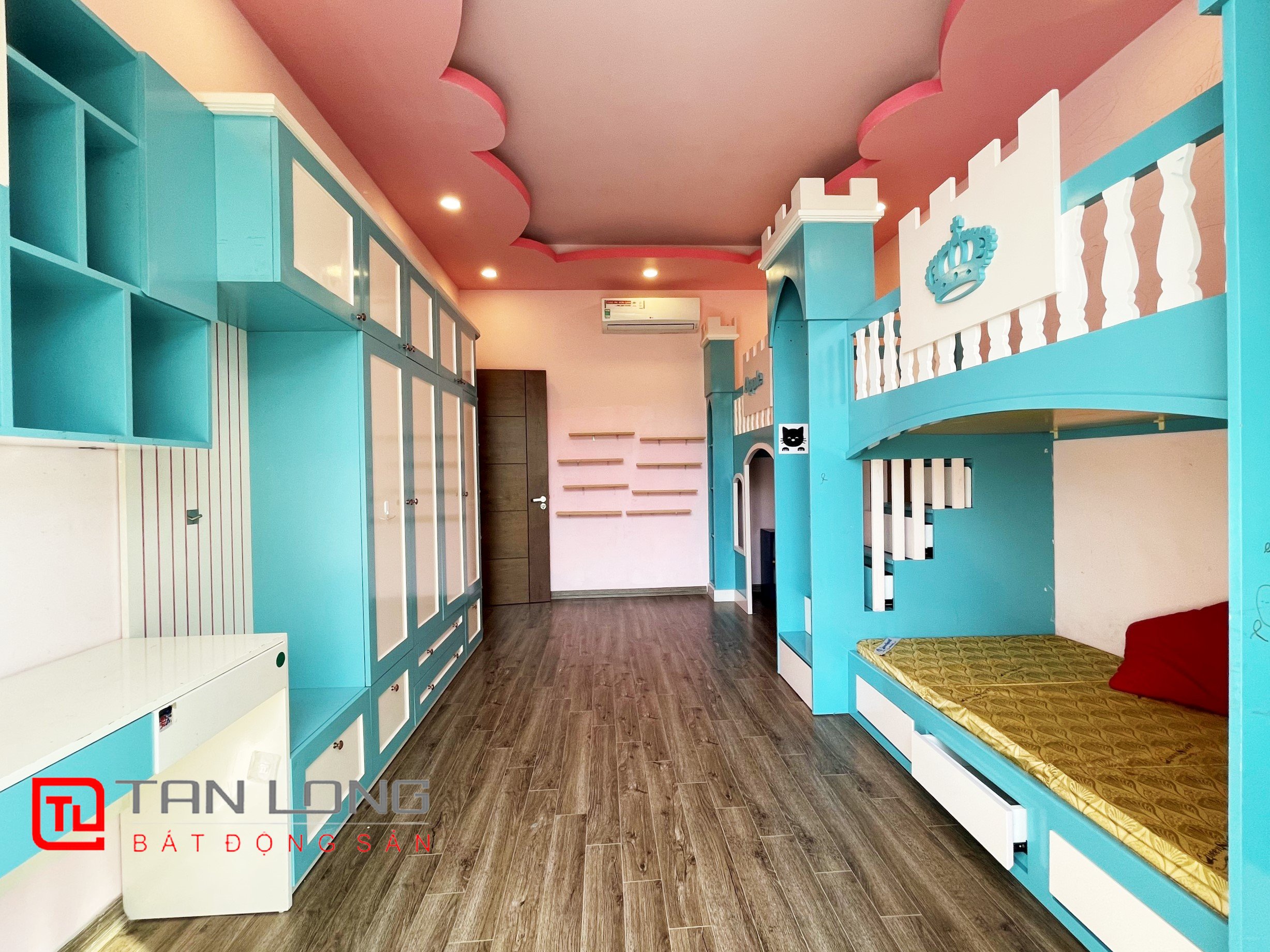 Cho thuê Biệt thự Đơn lập gần Trường Quốc tế BIS tại Vinhomes Riverside 13