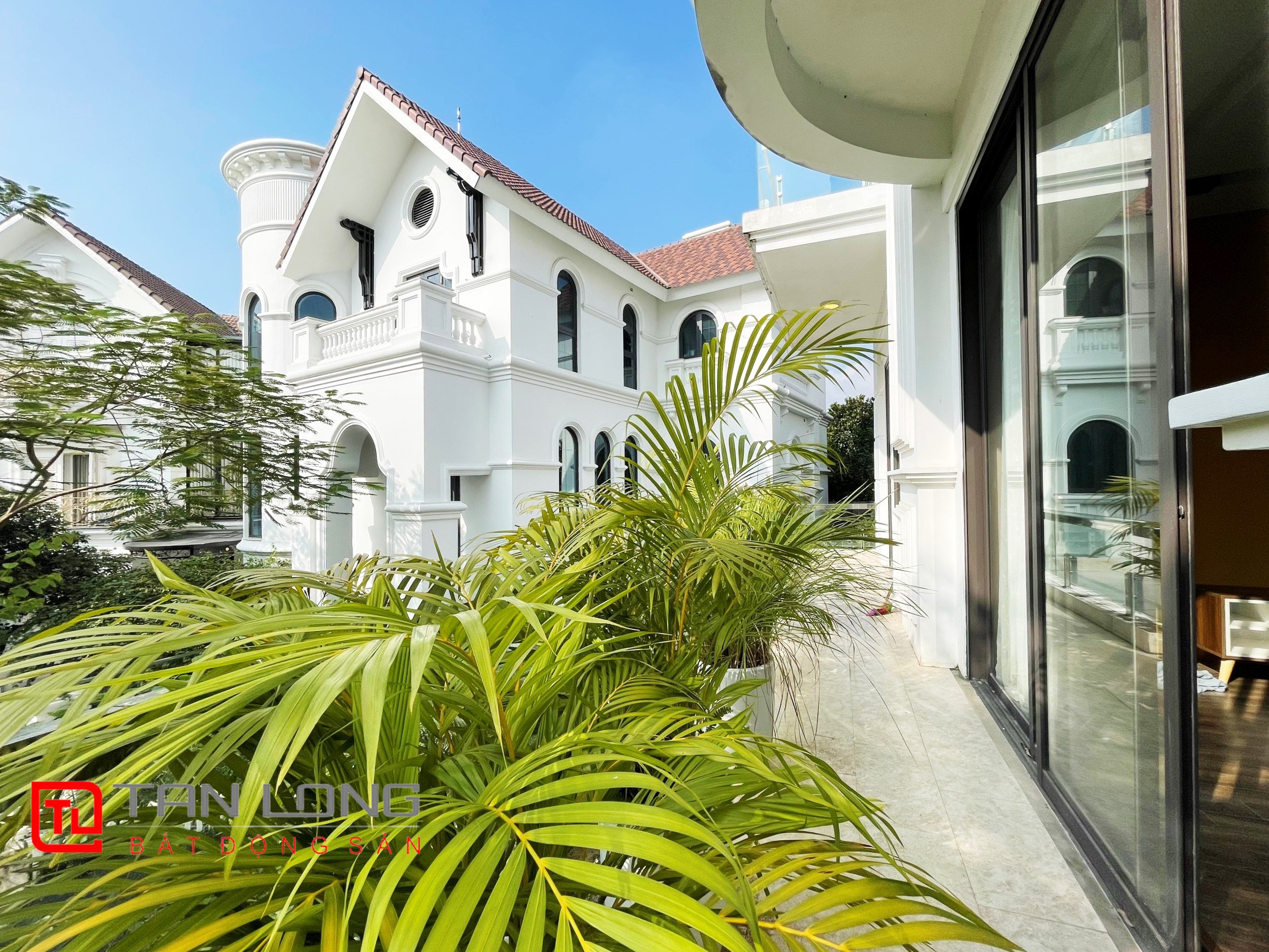 Cho thuê Biệt thự Đơn lập gần Trường Quốc tế BIS tại Vinhomes Riverside 17