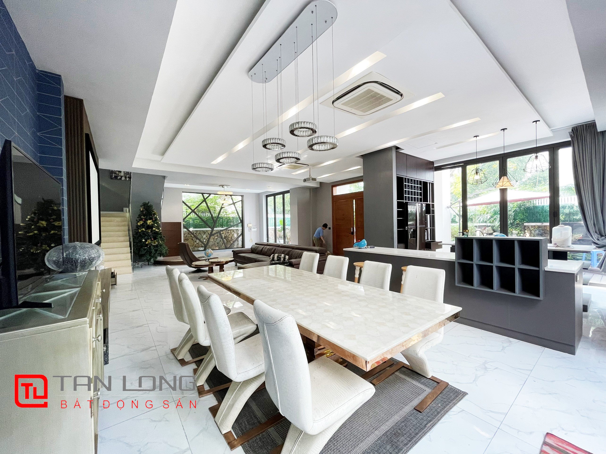 Cho thuê Biệt thự Đơn lập gần Trường Quốc tế BIS tại Vinhomes Riverside 5