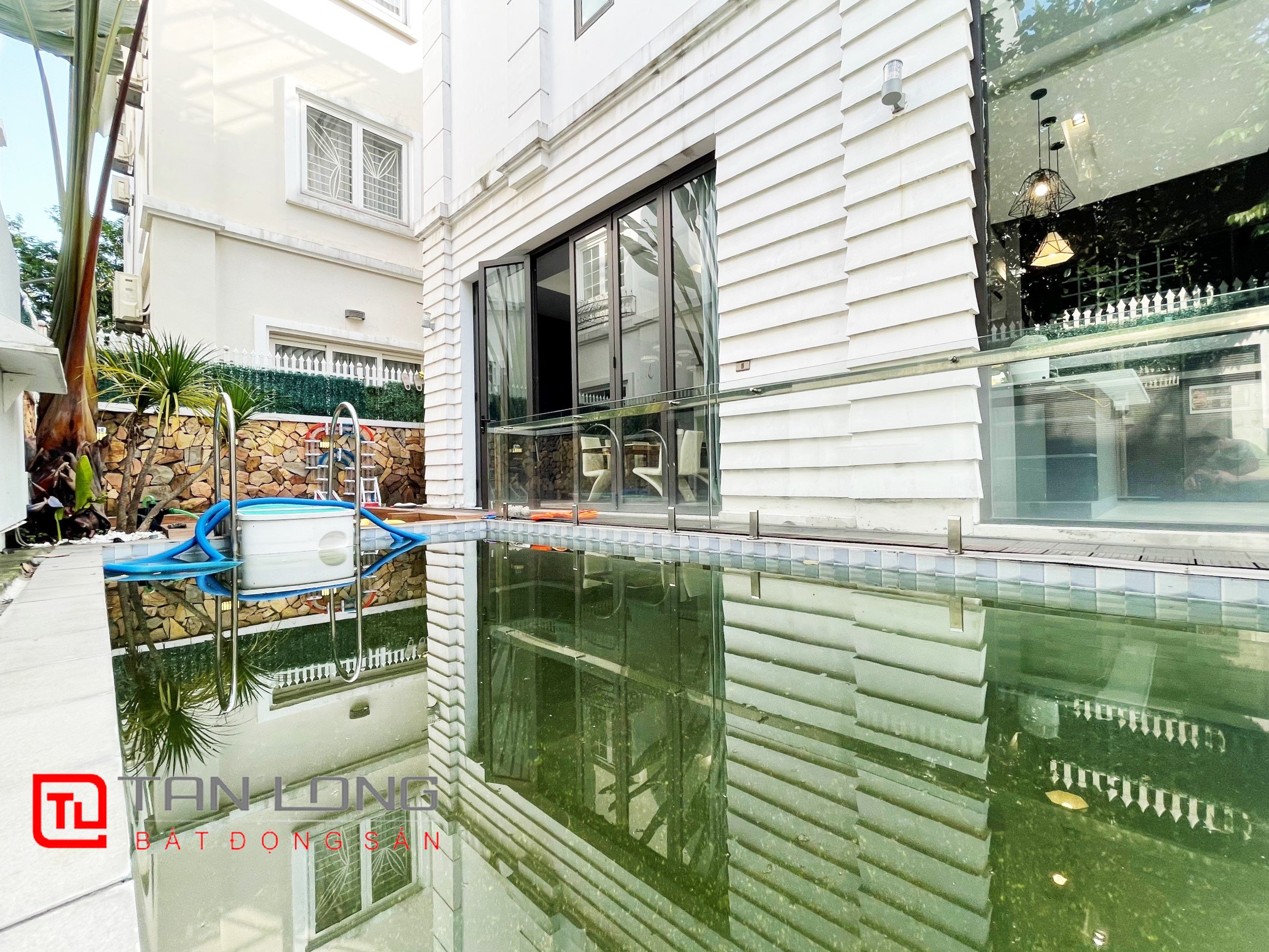 Cho thuê Biệt thự Đơn lập gần Trường Quốc tế BIS tại Vinhomes Riverside 8