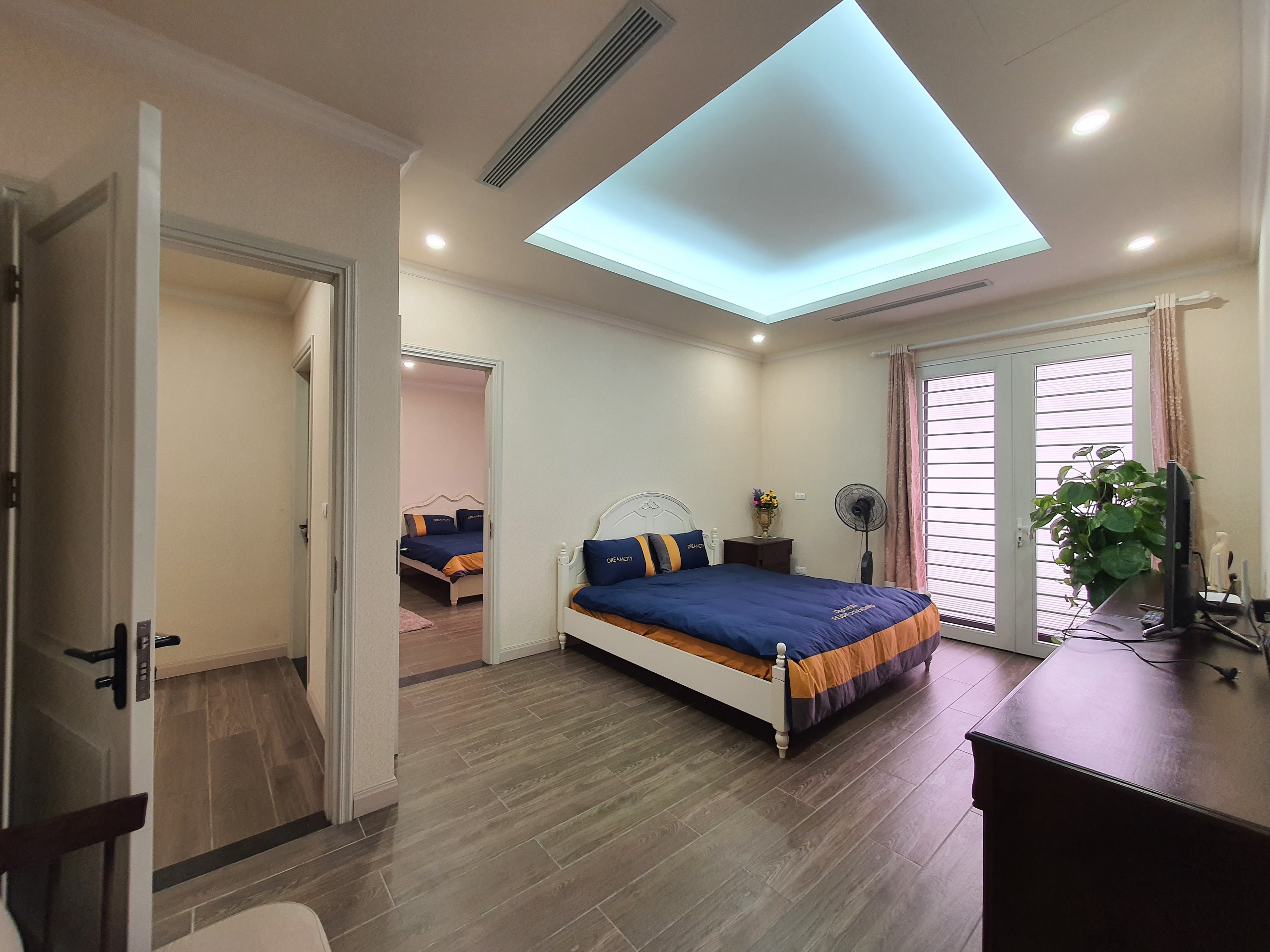 Cho thuê biệt thự đơn lập Hoa Phượng 5 phòng ngủ Vinhomes Riverside 5