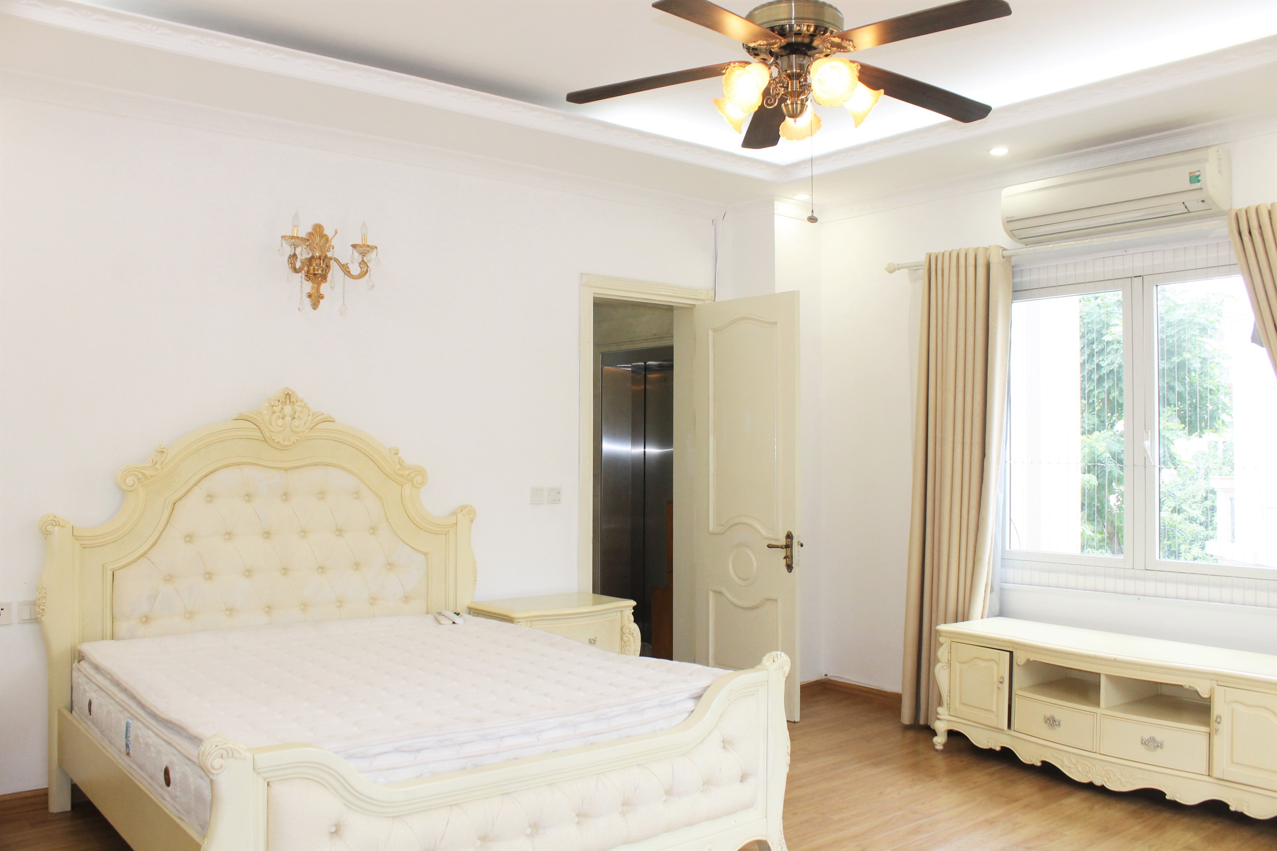 Cho thuê biệt thự đơn lập Hoa Phượng ngã ba sông Vinhomes Riverside 8