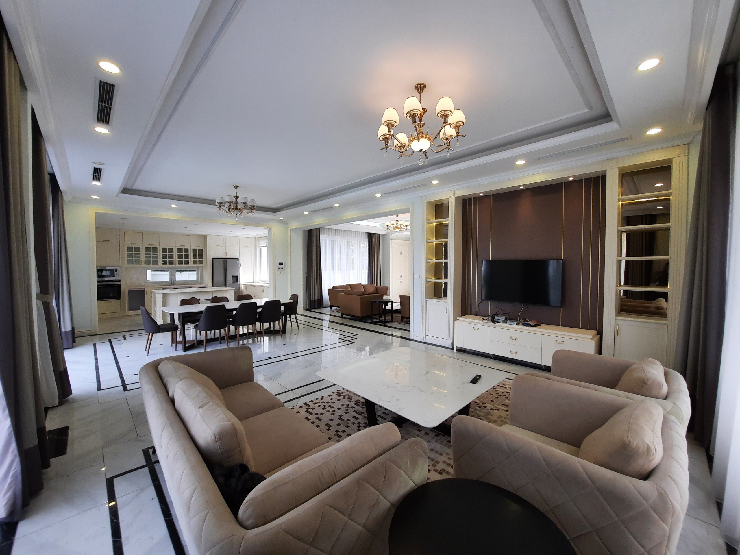 Cho thuê biệt thự đơn lập ngã ba sông Hoa sữa Vinhomes Riverside 1