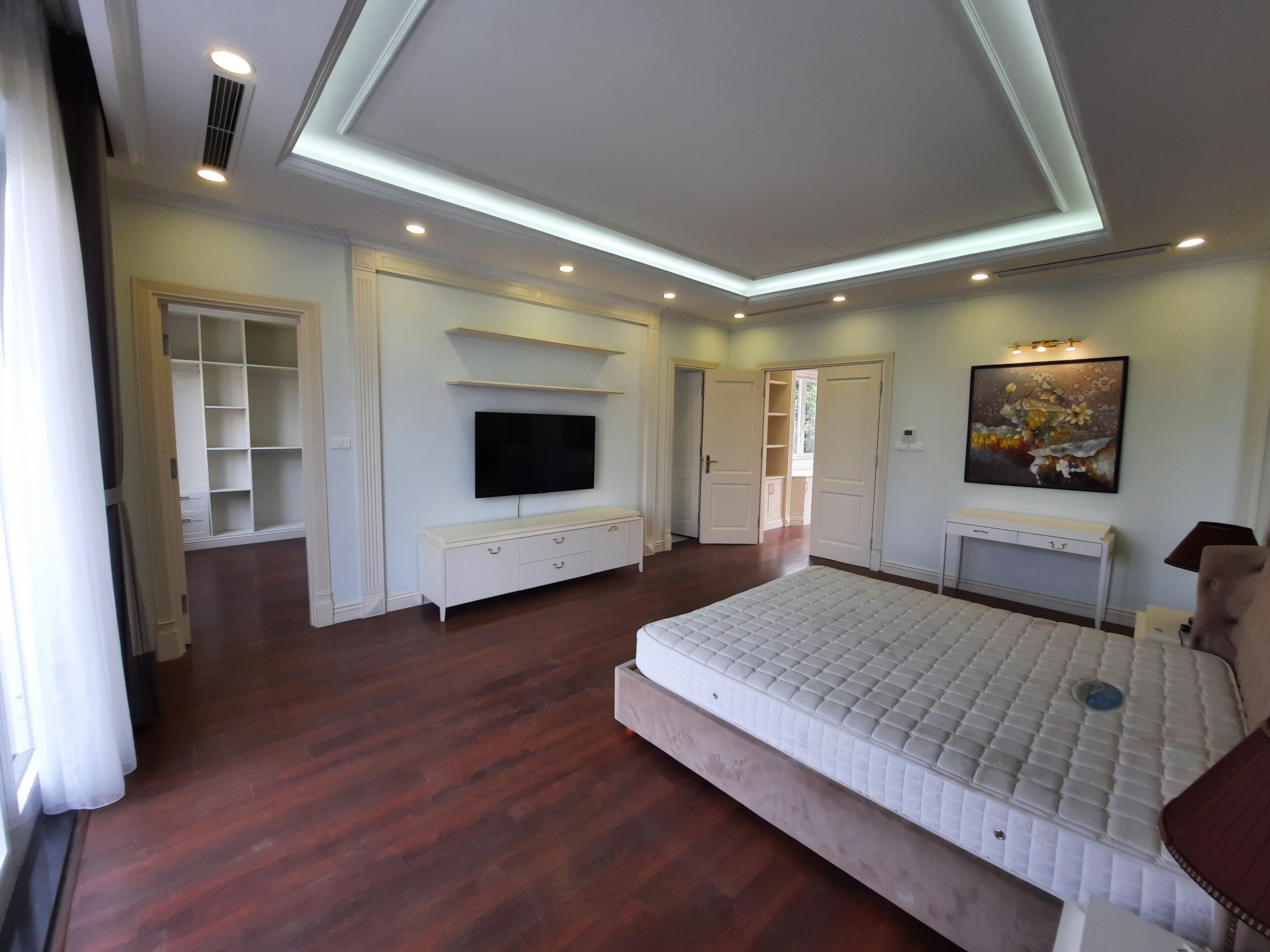 Cho thuê biệt thự đơn lập ngã ba sông Hoa sữa Vinhomes Riverside 11