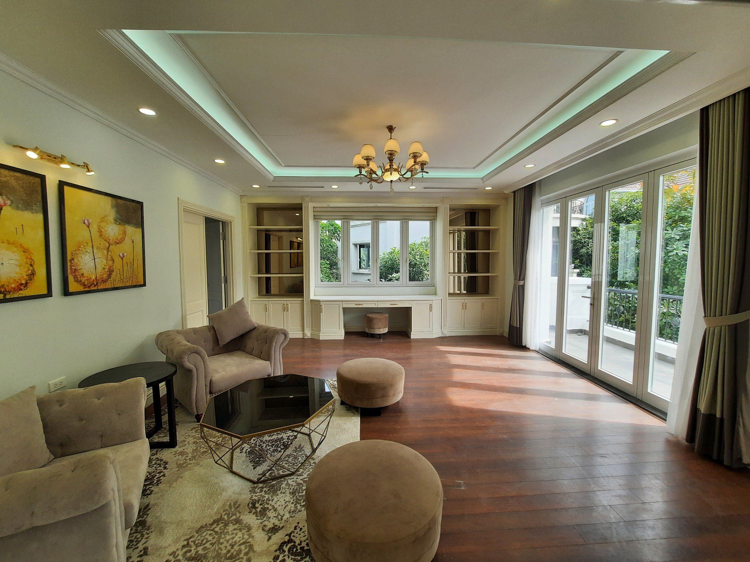 Cho thuê biệt thự đơn lập ngã ba sông Hoa sữa Vinhomes Riverside 12