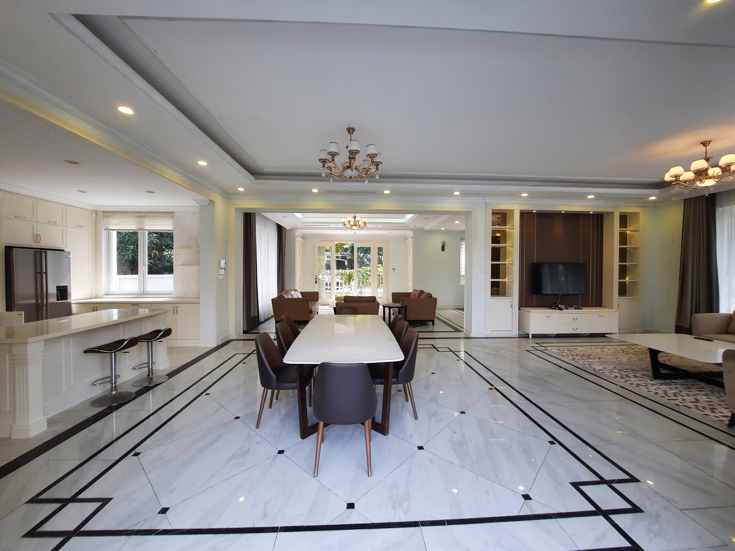 Cho thuê biệt thự đơn lập ngã ba sông Hoa sữa Vinhomes Riverside 3