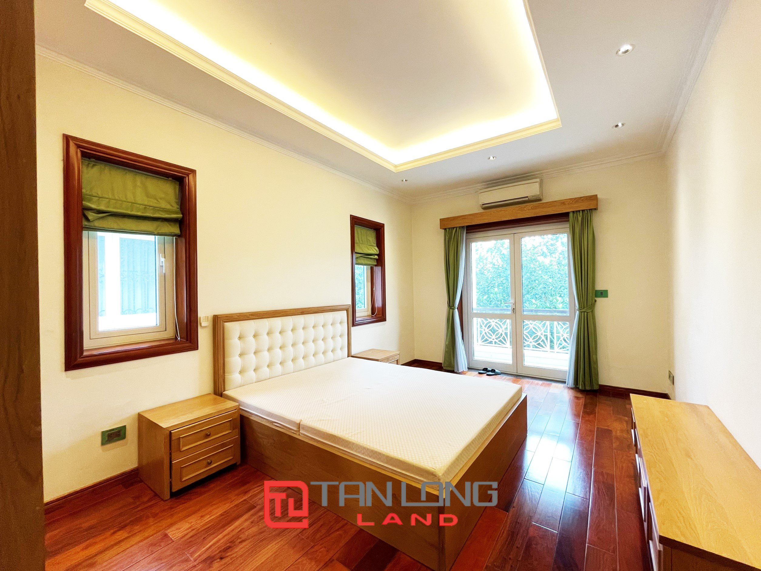 Cho thuê Biệt Thự Đơn Lập sân vườn full nội thất gần trường quốc tế BIS tại Vinhomes Riverside 10