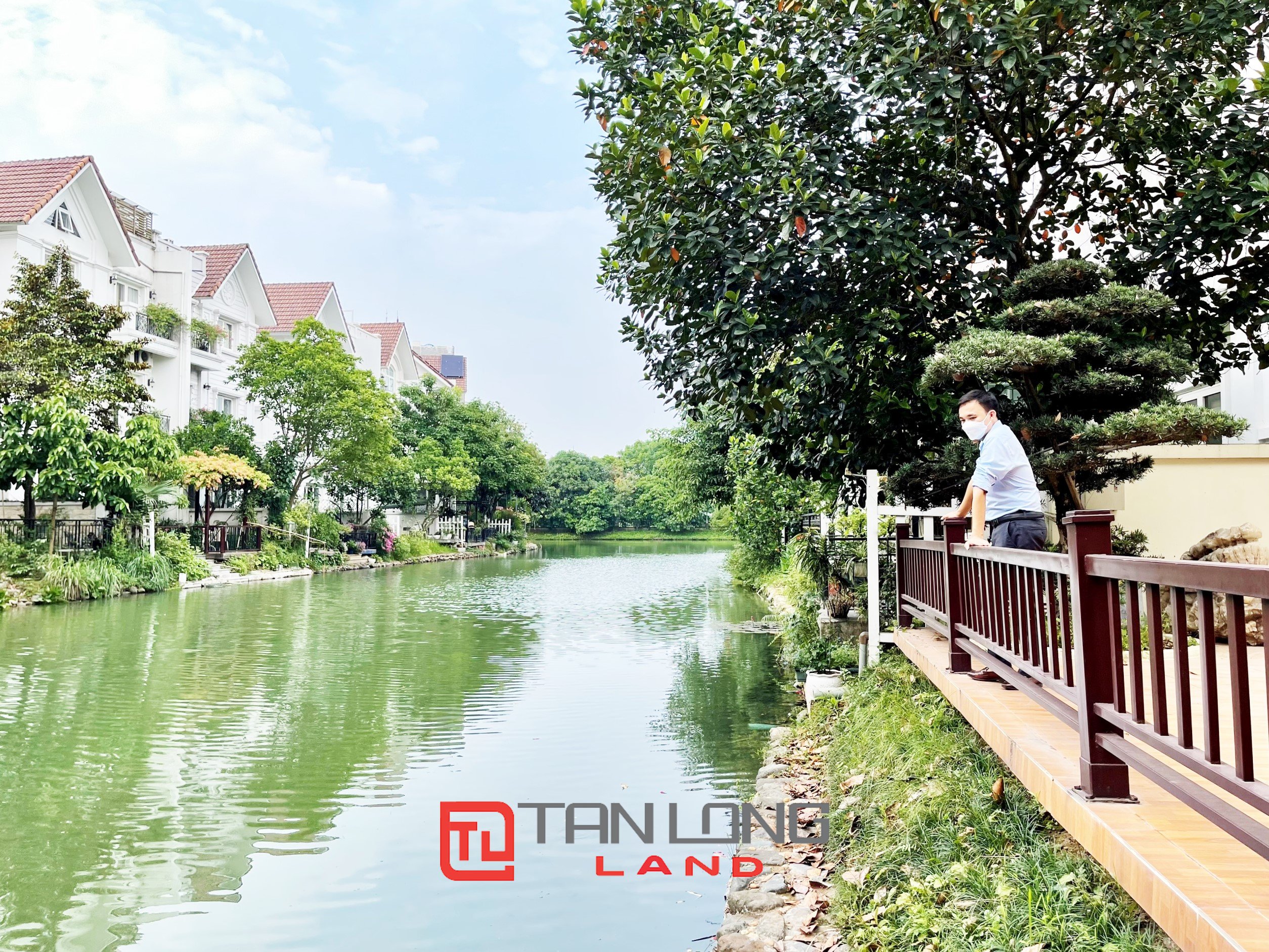 Cho thuê Biệt Thự Đơn Lập sân vườn full nội thất gần trường quốc tế BIS tại Vinhomes Riverside 18