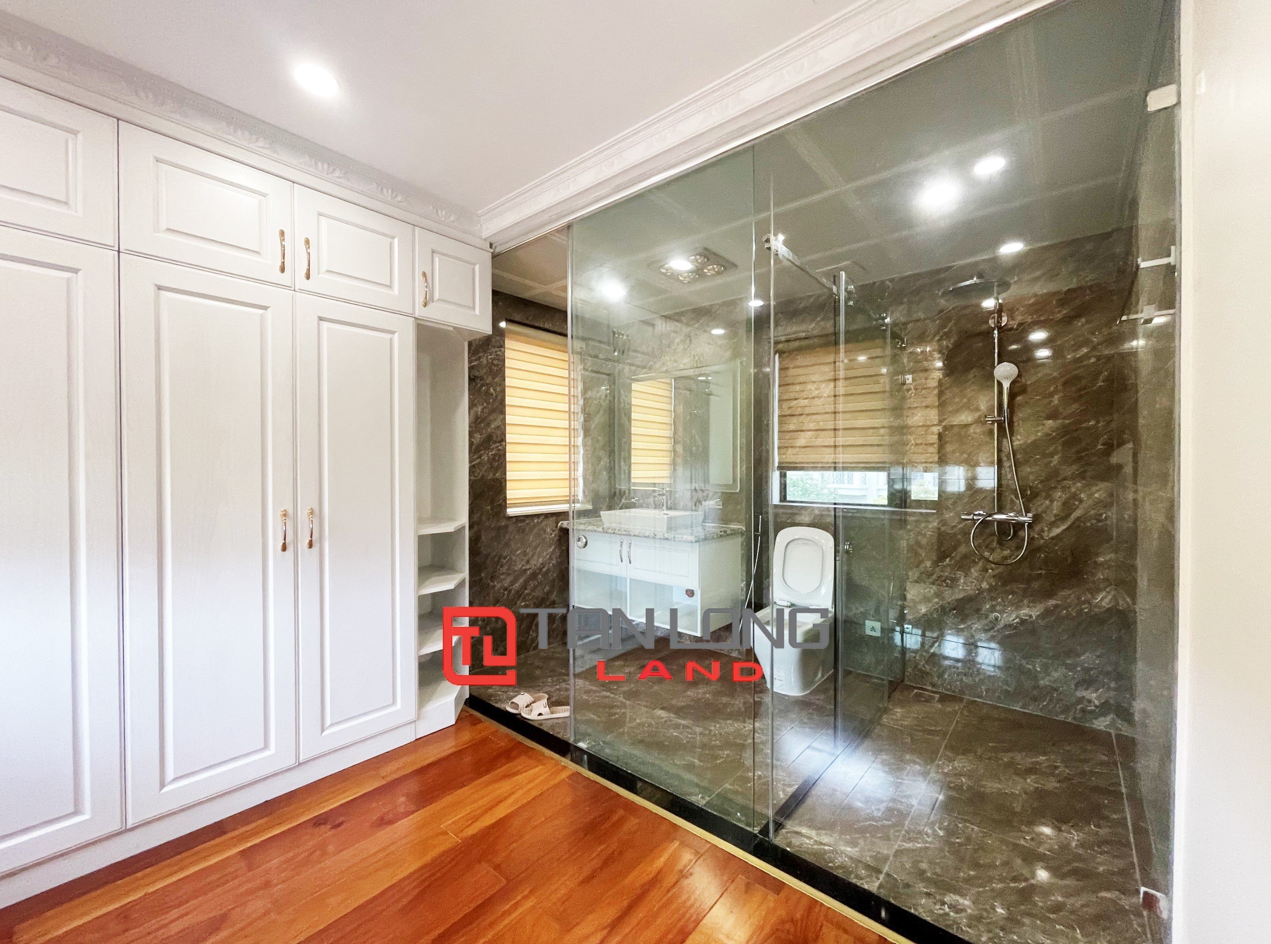 Cho thuê biệt thự đơn lập sân vườn rộng Vinhomes Riverside 4