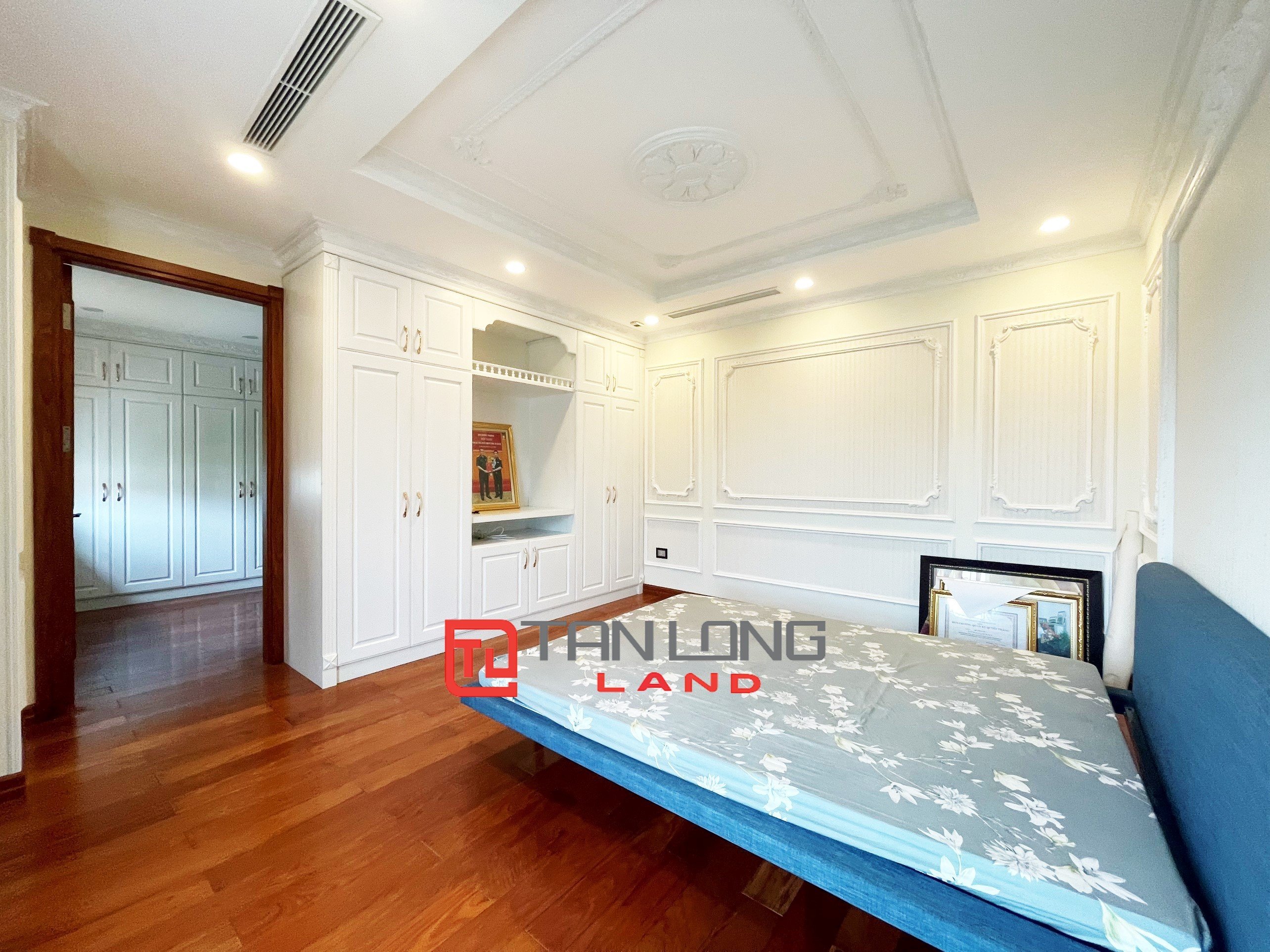 Cho thuê biệt thự đơn lập sân vườn rộng Vinhomes Riverside 5