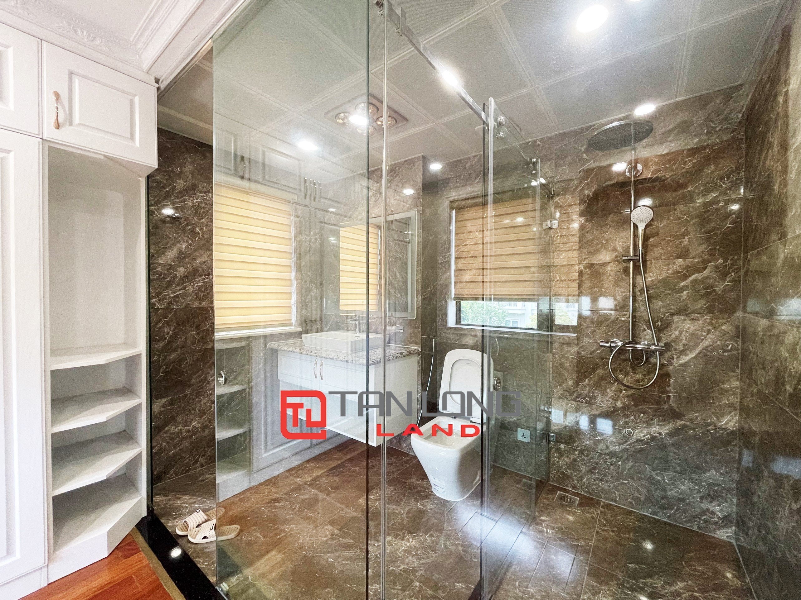 Cho thuê biệt thự đơn lập sân vườn rộng Vinhomes Riverside 6