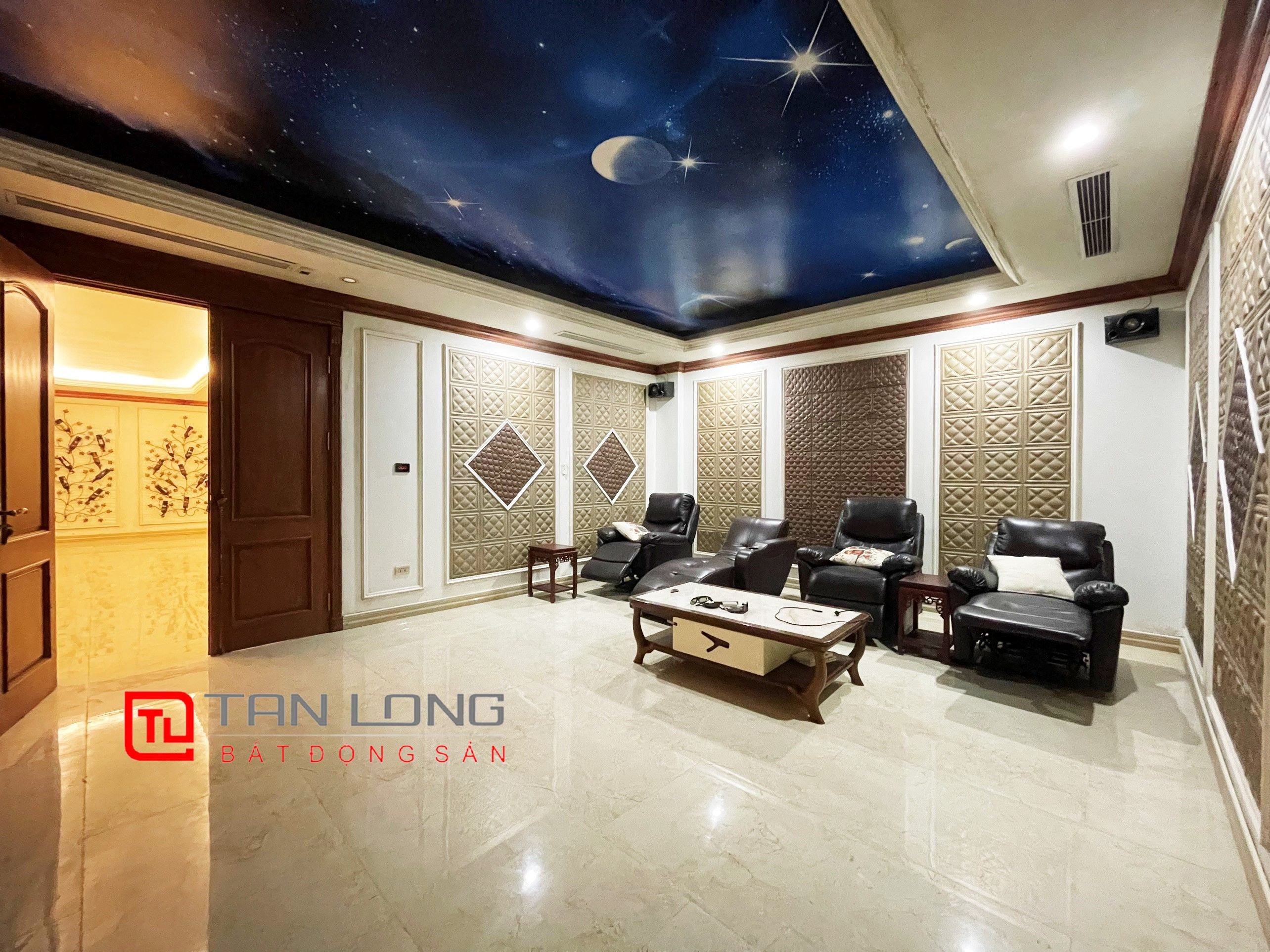 Cho thuê Biệt thự Đơn lập thiết kế hiện đại tại Vinhomes Riverside 9