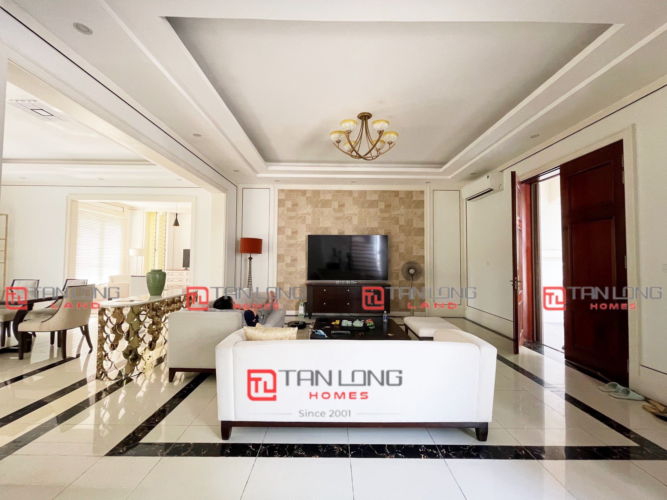Cho thuê biệt thự đơn lập view ngã ba sông Vinhomes Riverside 2