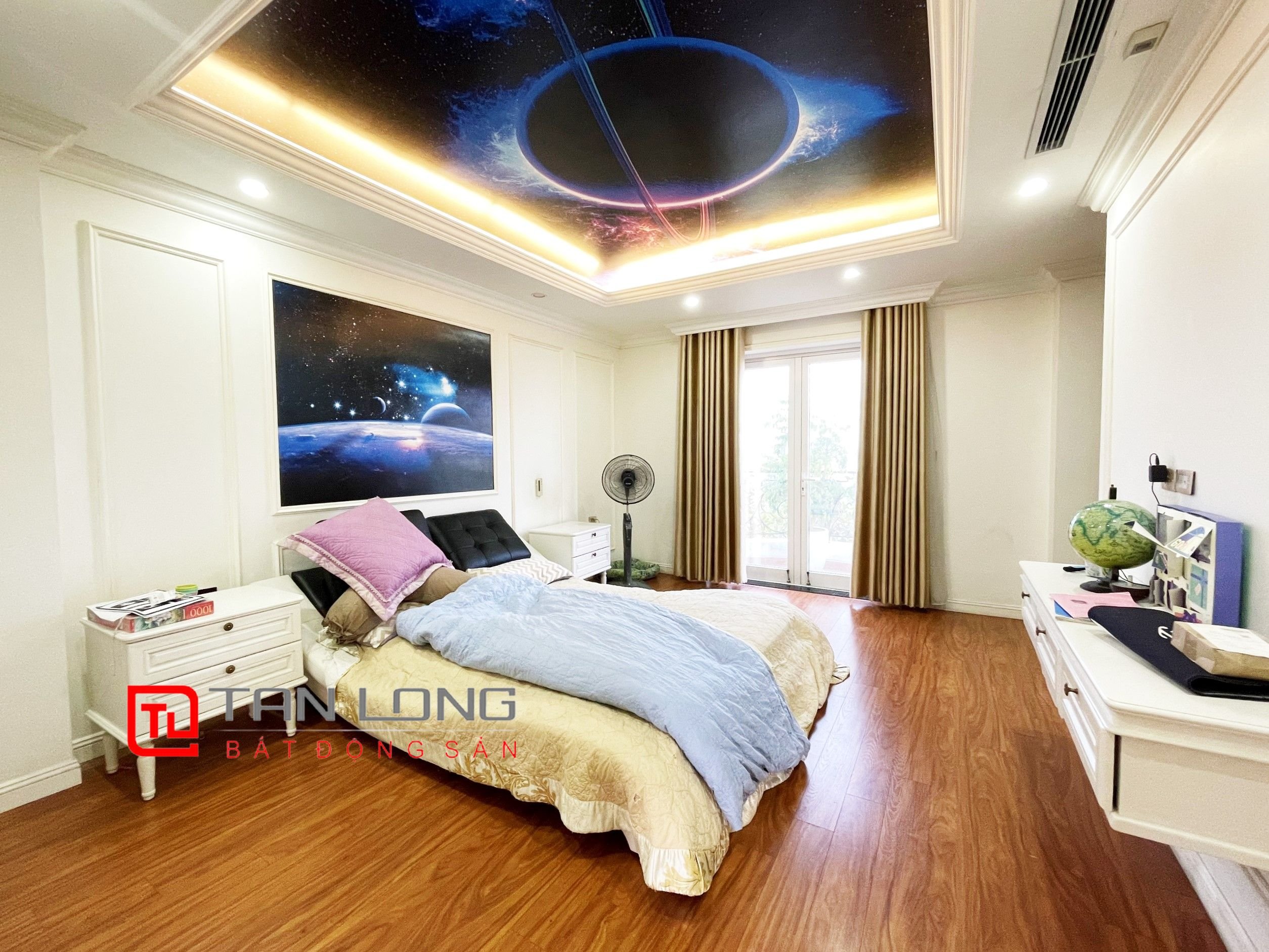 Cho thuê Biệt thự Đơn lập view sông, 4 phòng ngủ tại KĐT Vinhomes Riverside 10