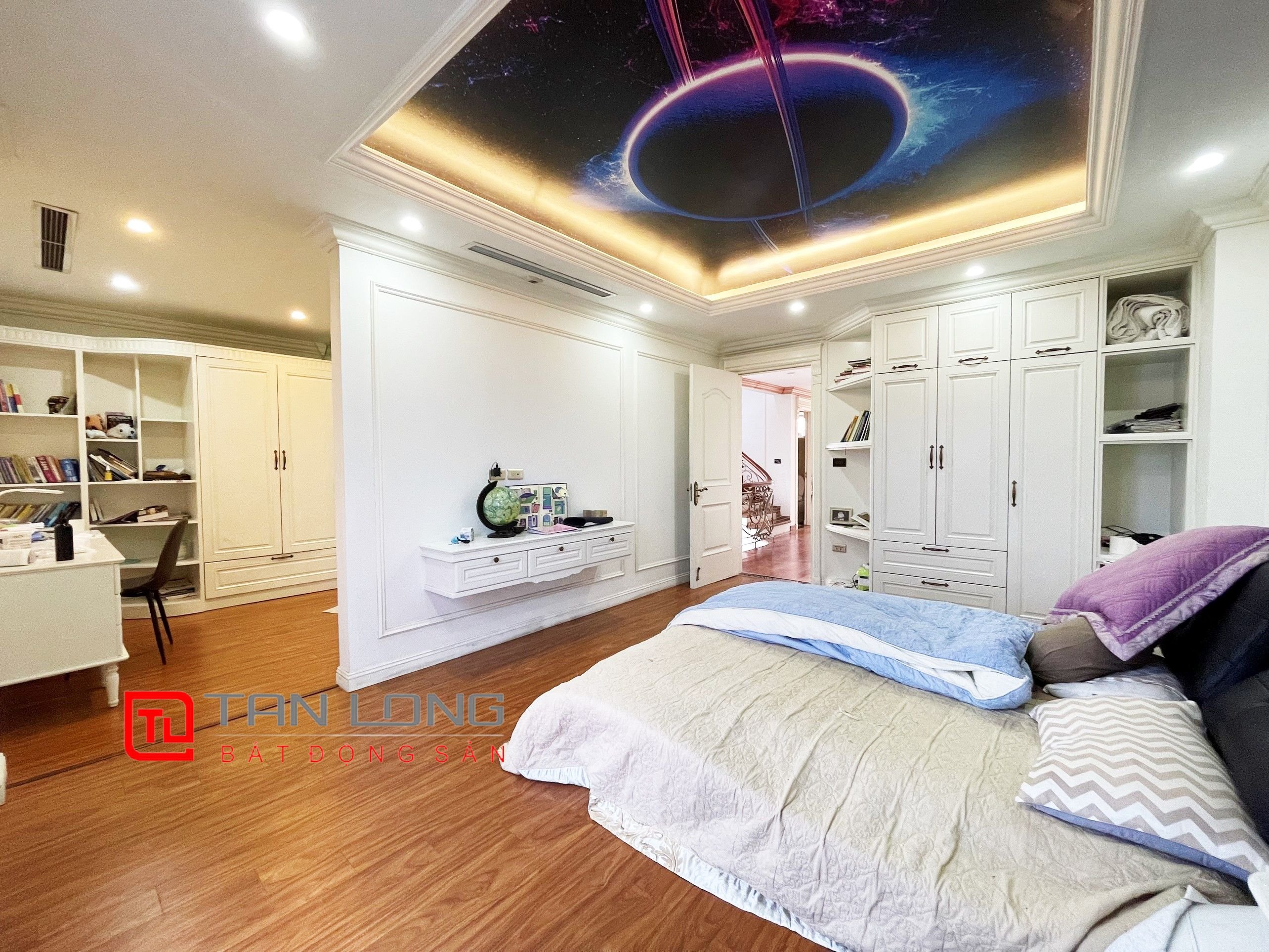 Cho thuê Biệt thự Đơn lập view sông, 4 phòng ngủ tại KĐT Vinhomes Riverside 11
