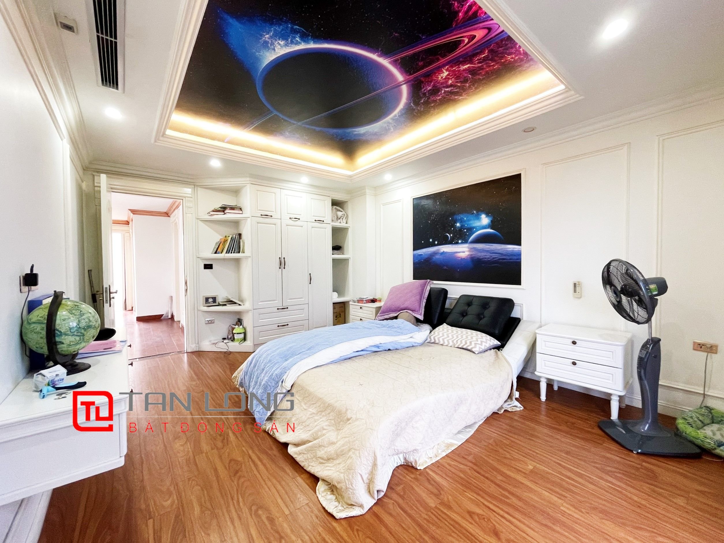 Cho thuê Biệt thự Đơn lập view sông, 4 phòng ngủ tại KĐT Vinhomes Riverside 12