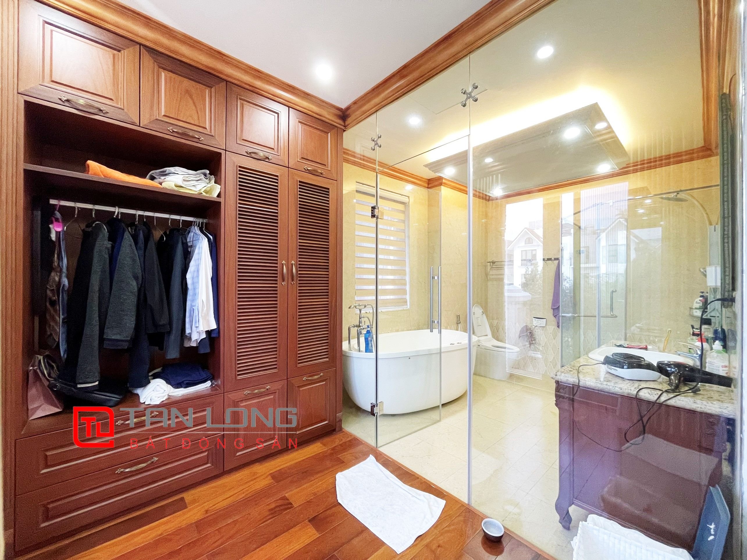 Cho thuê Biệt thự Đơn lập view sông, 4 phòng ngủ tại KĐT Vinhomes Riverside 20