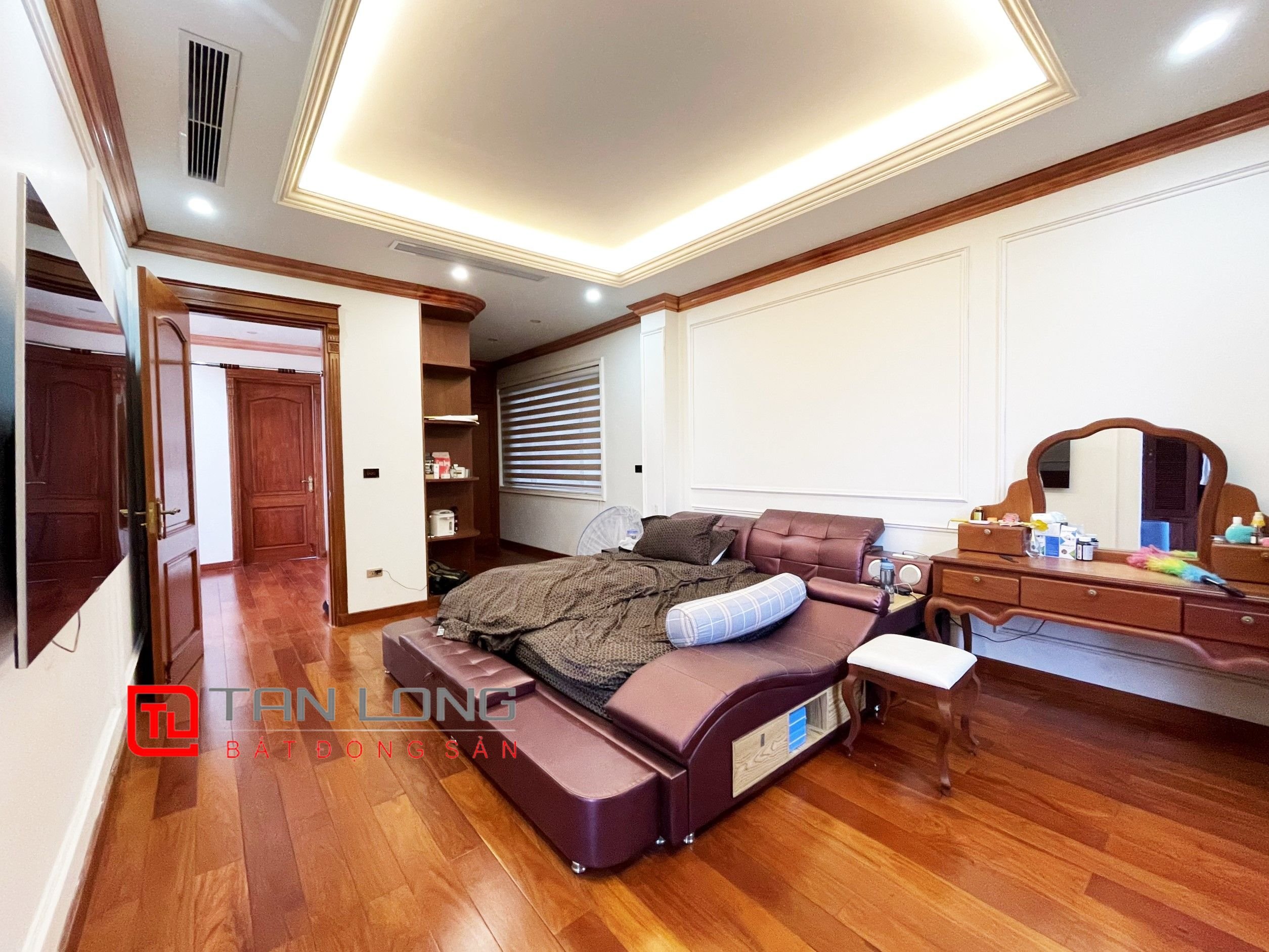Cho thuê Biệt thự Đơn lập view sông, 4 phòng ngủ tại KĐT Vinhomes Riverside 22