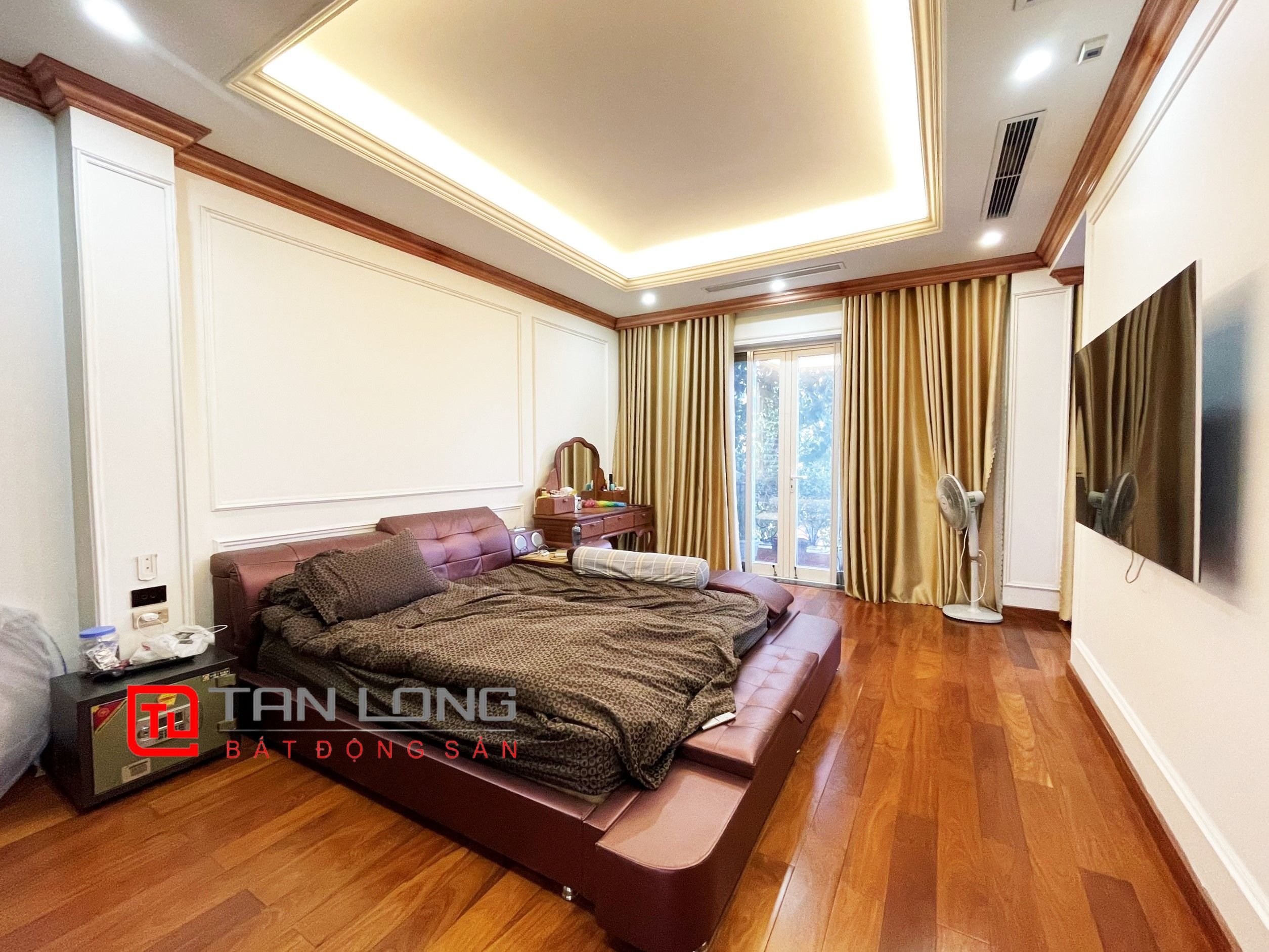 Cho thuê Biệt thự Đơn lập view sông, 4 phòng ngủ tại KĐT Vinhomes Riverside 23