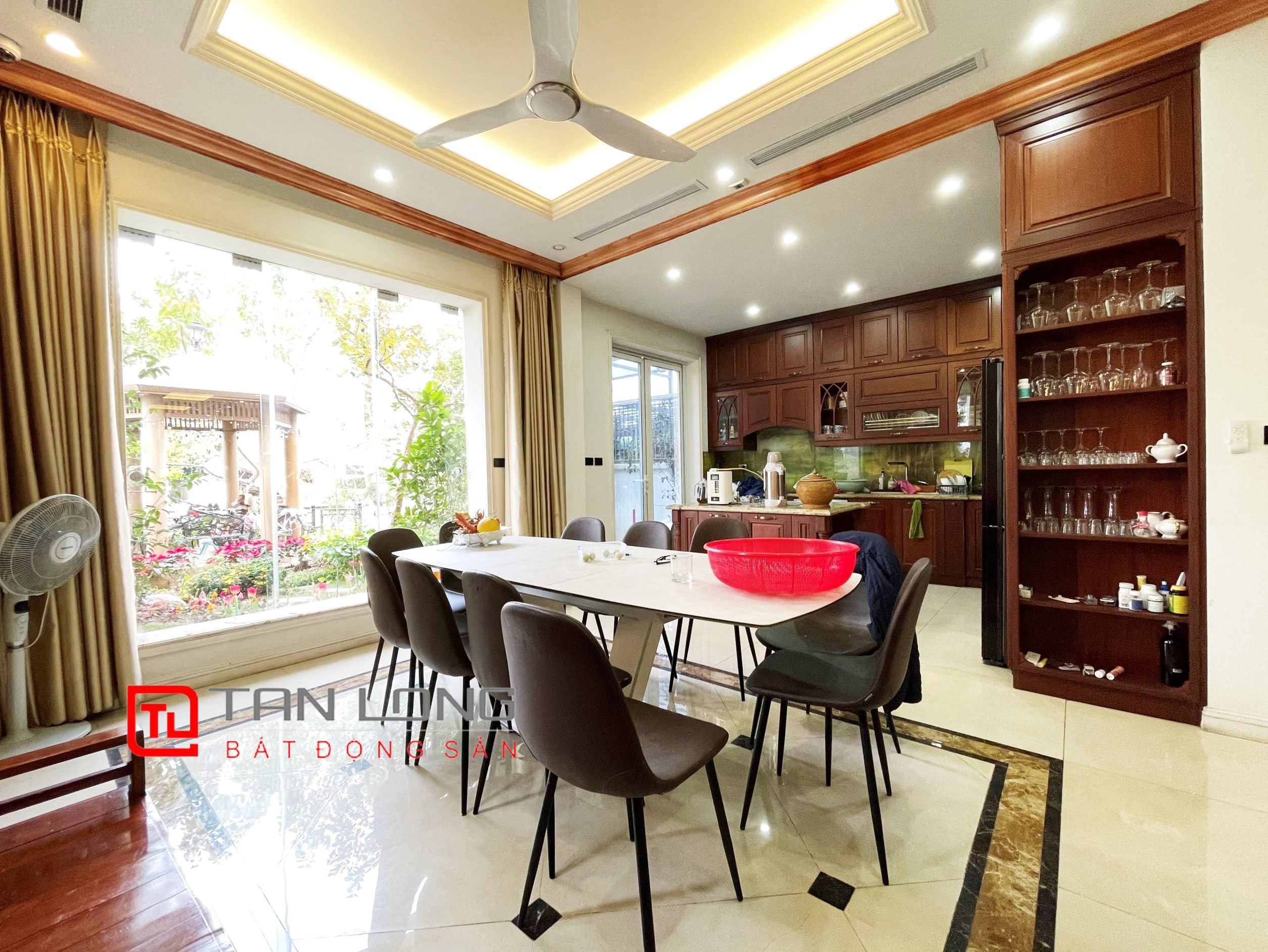 Cho thuê Biệt thự Đơn lập view sông, 4 phòng ngủ tại KĐT Vinhomes Riverside 5