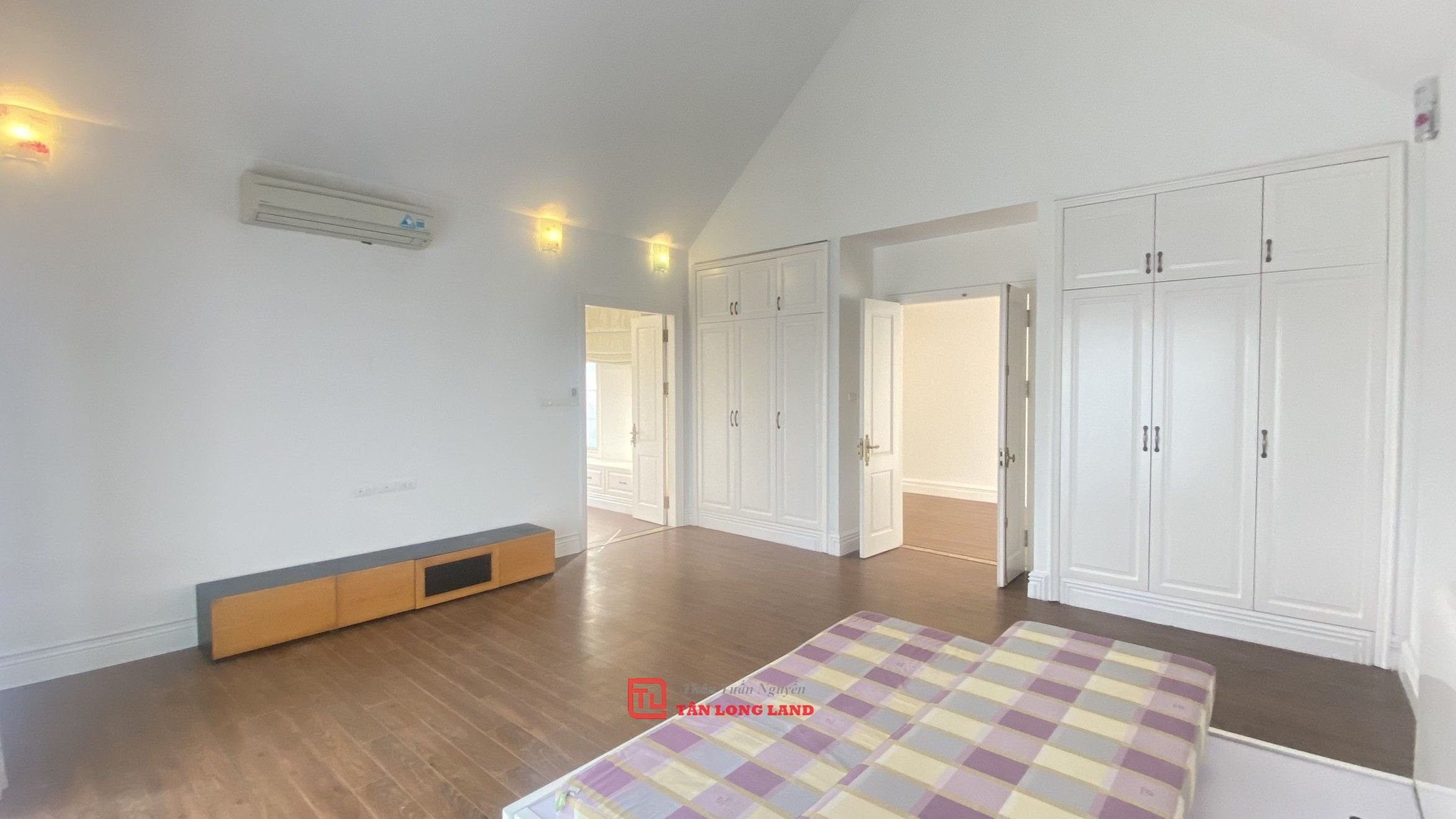 Cho thuê biệt thự đơn lập view sông rộng gần BIS Vinhomes Riverside 10