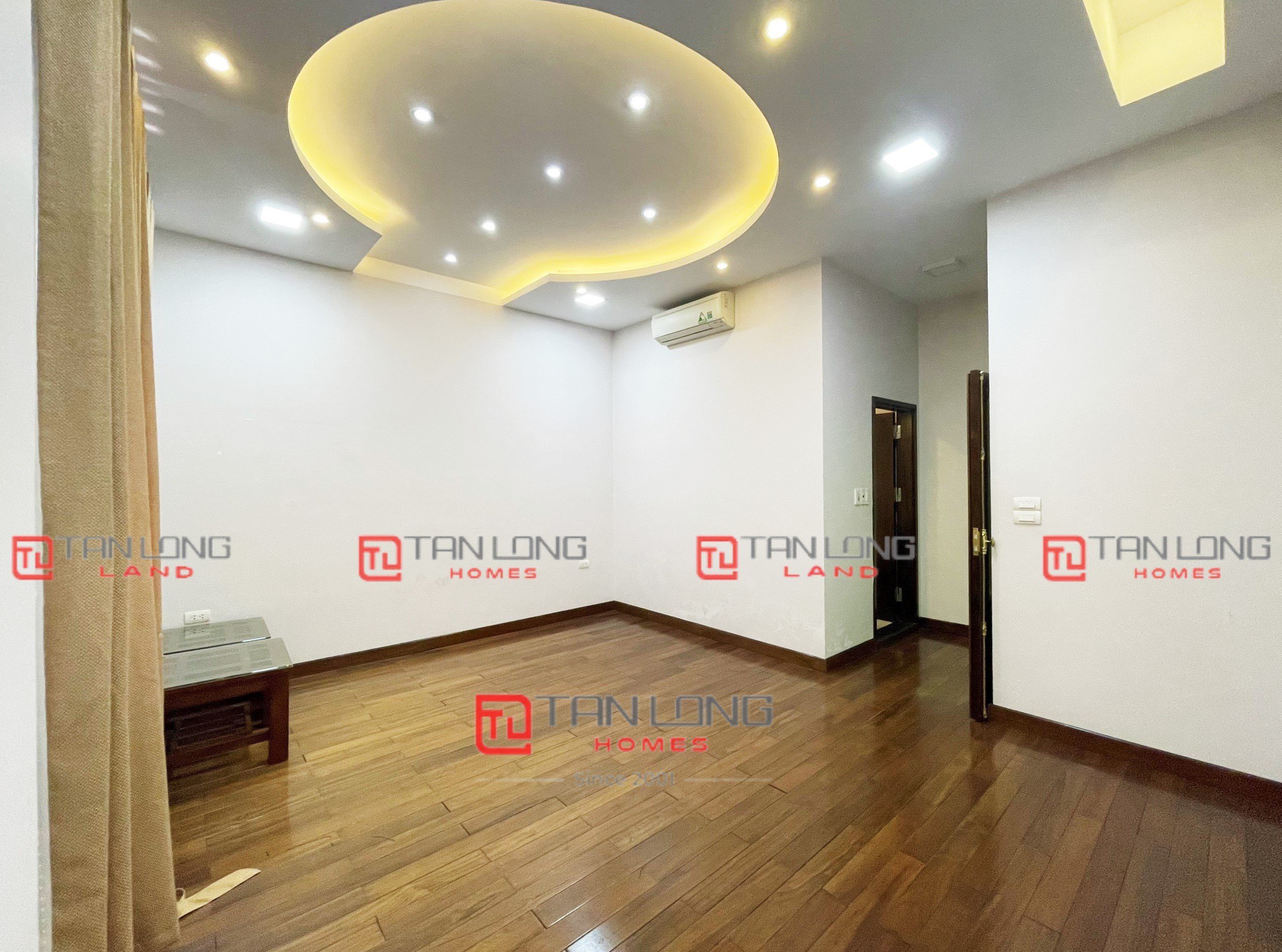 Cho thuê biệt thự đủ đồ dãy Anh Đào Vinhomes Riverside 10
