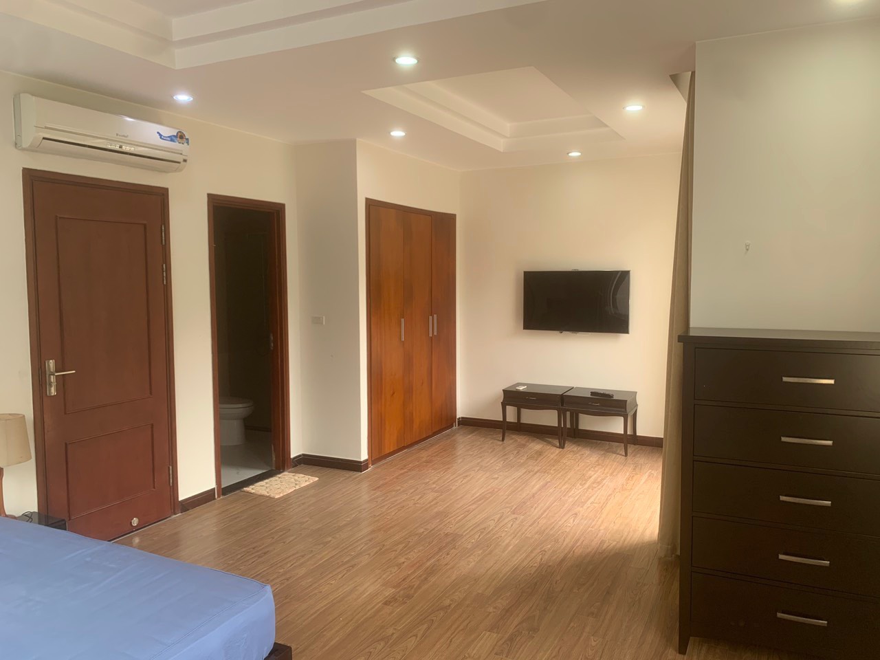 Cho thuê biệt thự đủ đồ Hoa Lan gần BIS Vinhomes Riverside 8