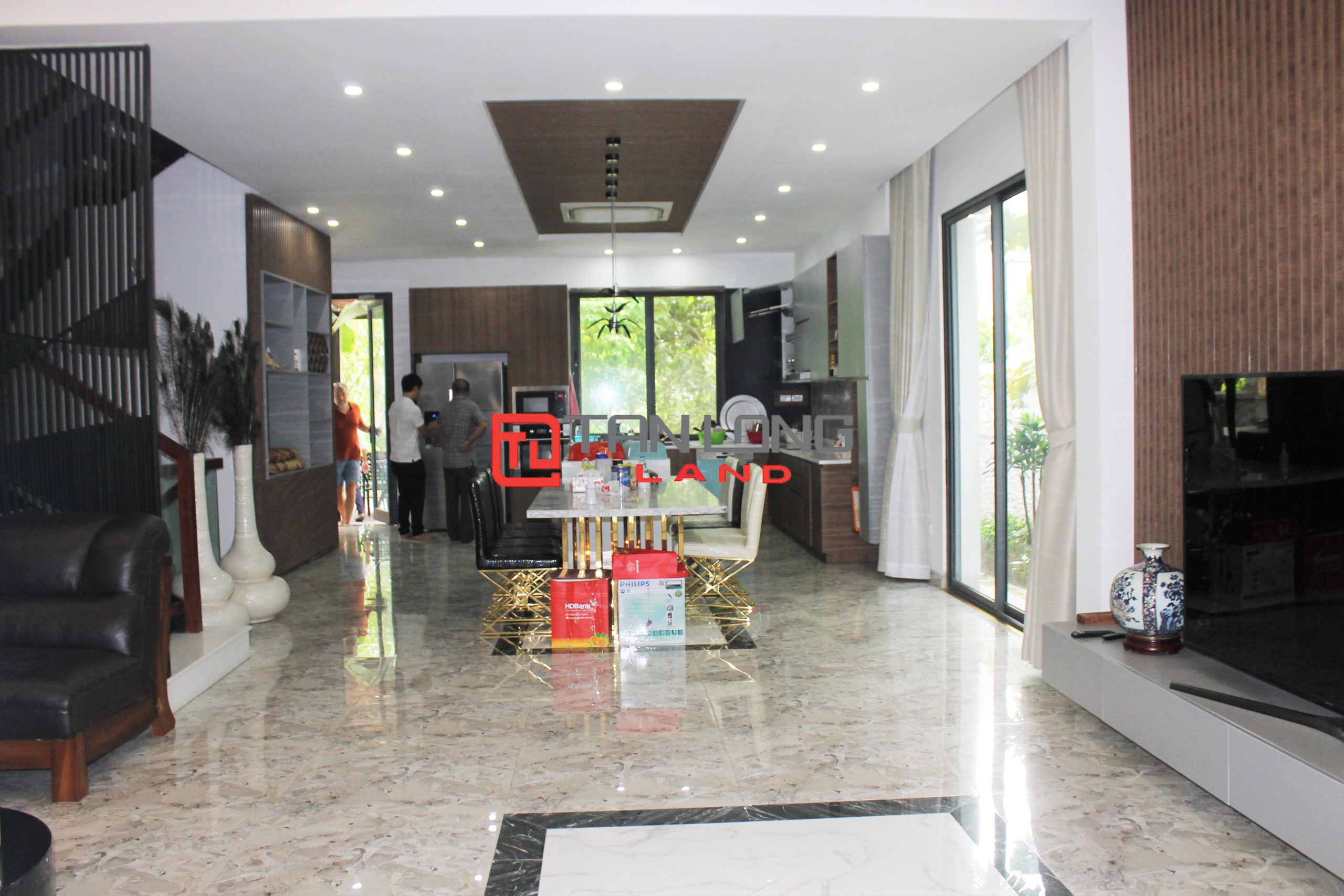 Cho thuê Biệt thự full nội thất 3 phòng ngủ gần trường quốc tế BIS tại Vinhomes Riverside Long Biên 3