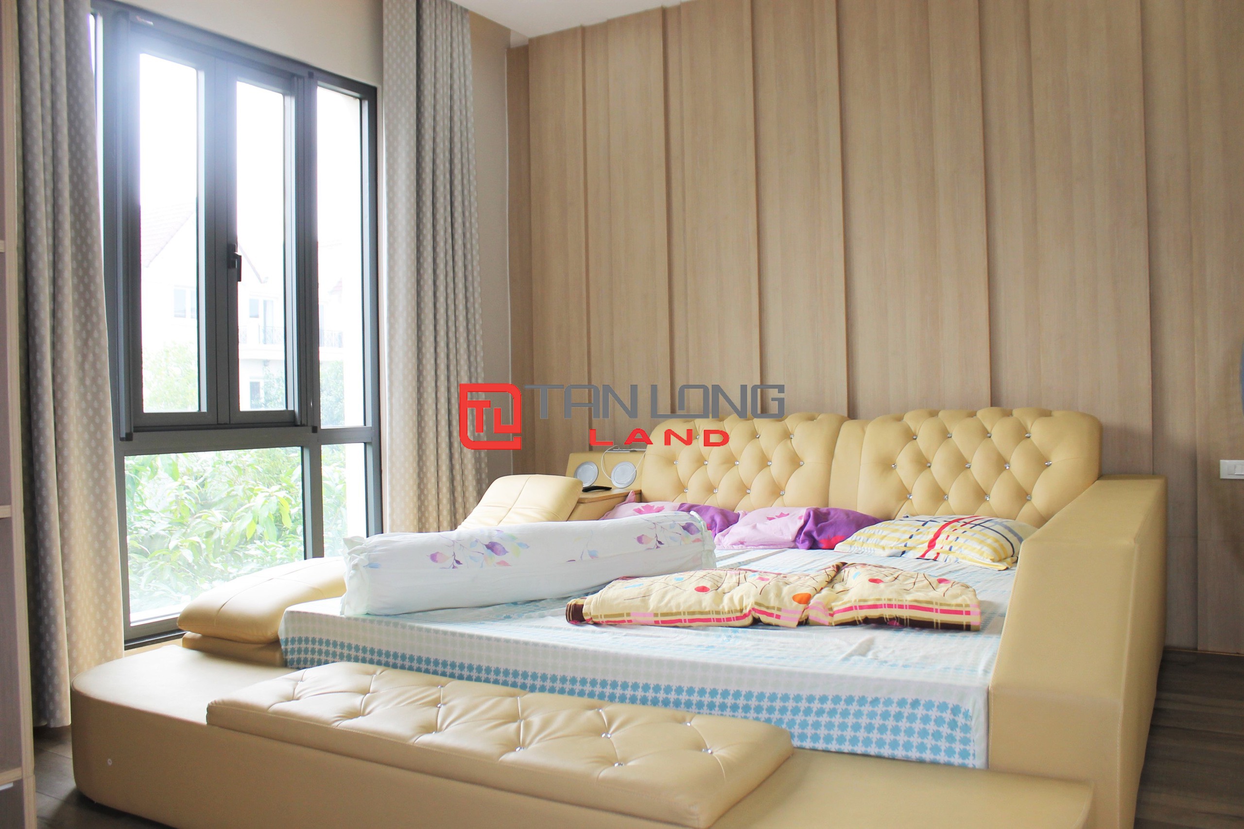 Cho thuê Biệt thự full nội thất 3 phòng ngủ gần trường quốc tế BIS tại Vinhomes Riverside Long Biên 8