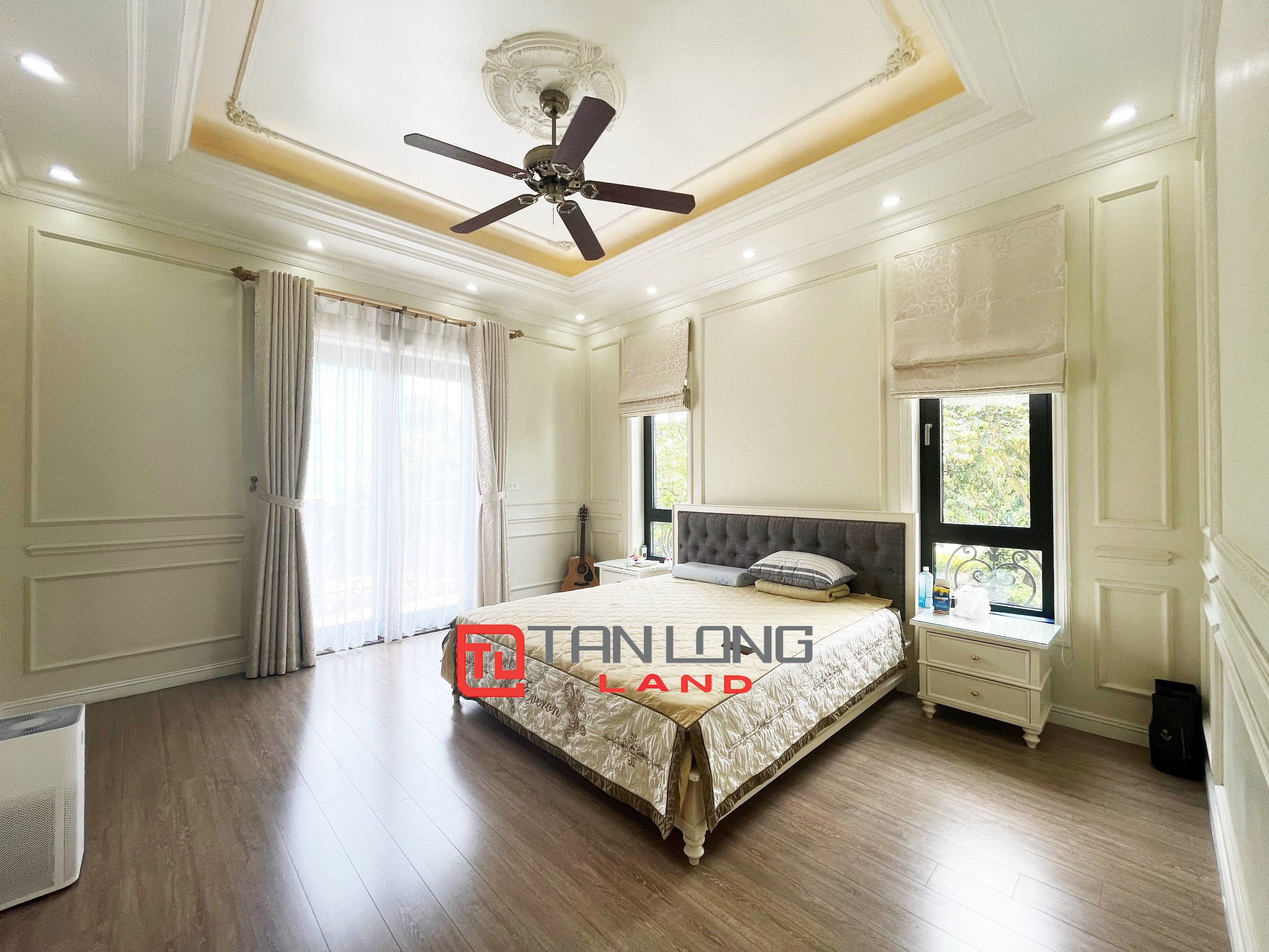 Cho thuê Biệt thự full nội thất 4 phòng ngủ gần trường BIS tại Vinhomes Riverside 18