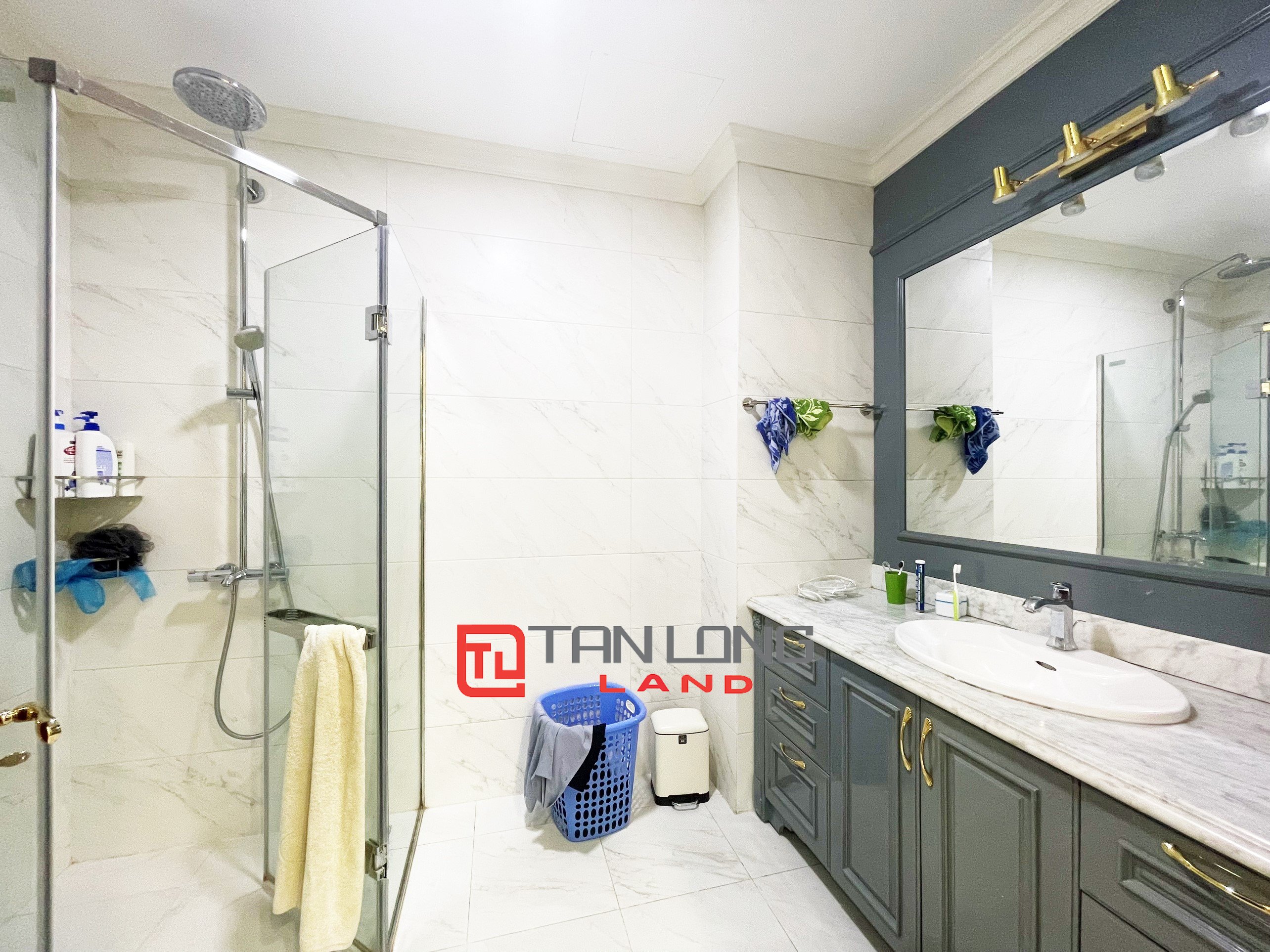 Cho thuê Biệt thự full nội thất 4 phòng ngủ gần trường BIS tại Vinhomes Riverside 21