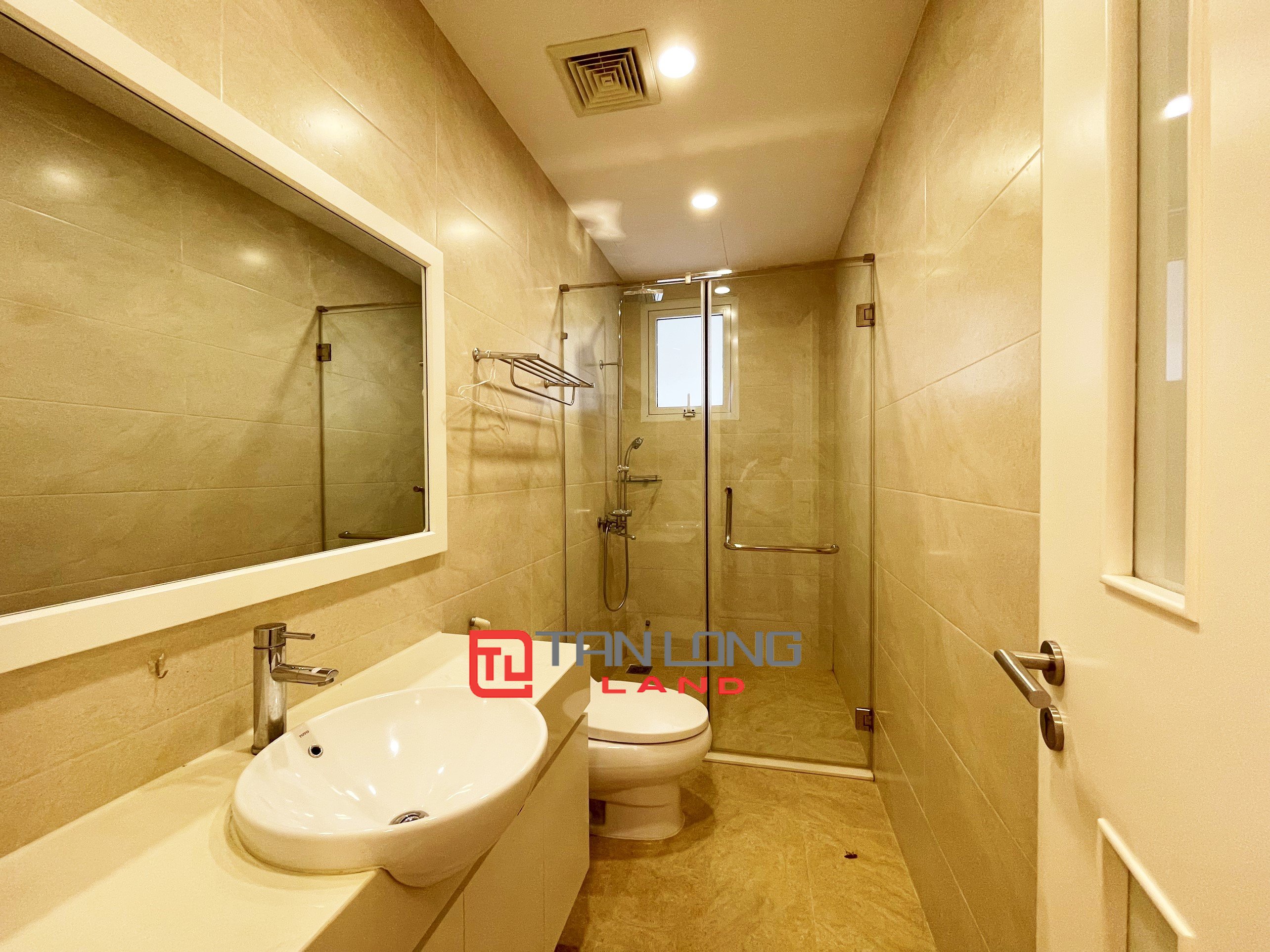 Cho thuê Biệt thự full nội thất hiện đại giá hợp lý tại Vinhomes Riverside 11