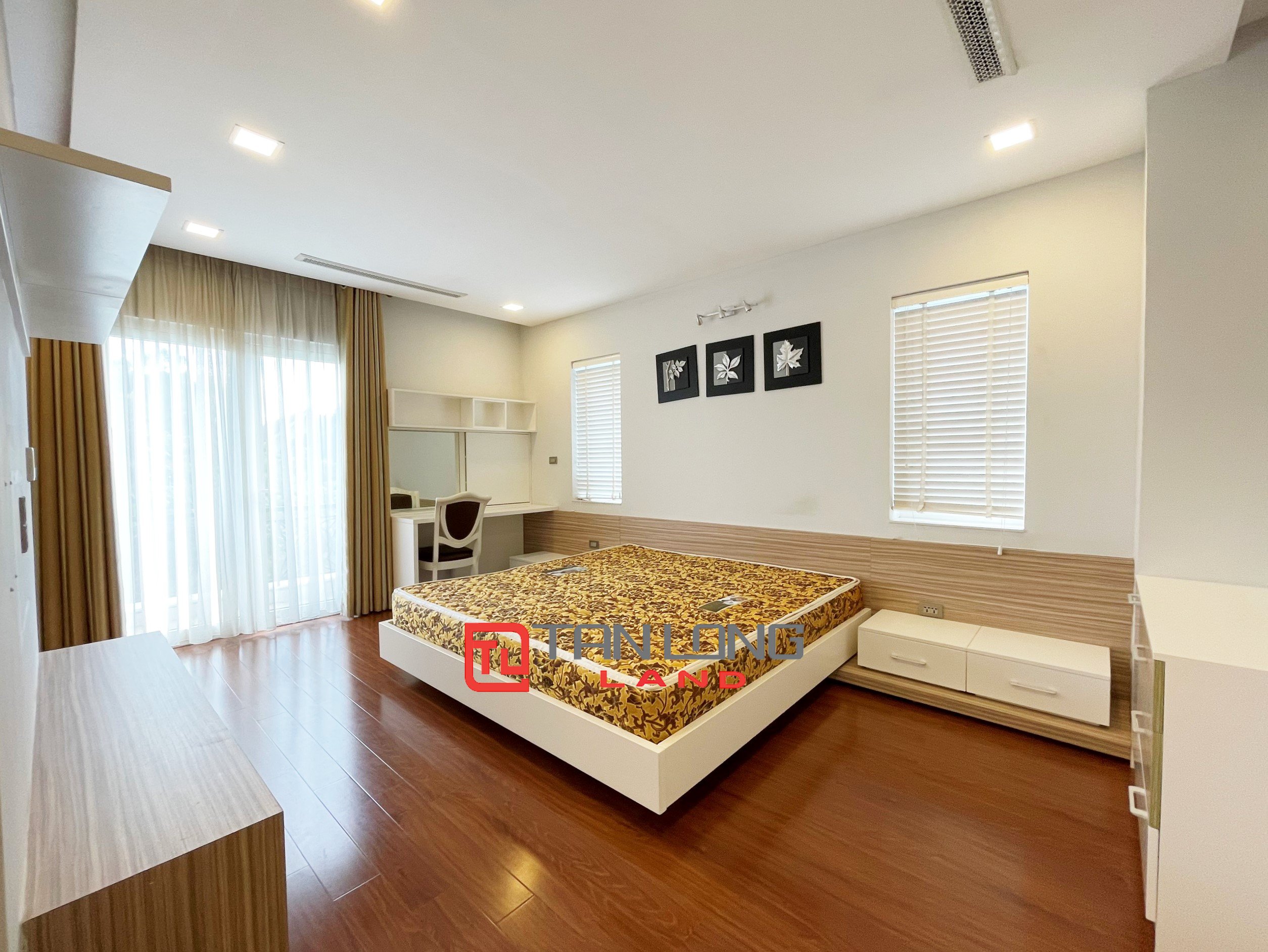 Cho thuê Biệt thự full nội thất hiện đại giá hợp lý tại Vinhomes Riverside 13