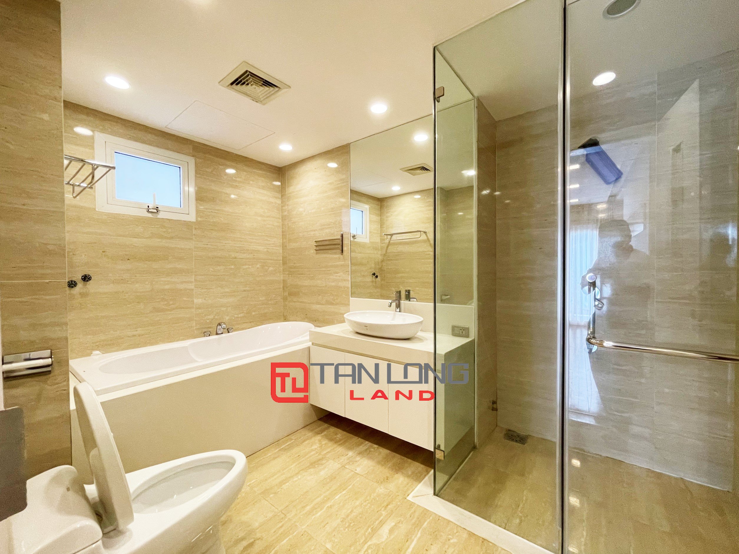 Cho thuê Biệt thự full nội thất hiện đại giá hợp lý tại Vinhomes Riverside 14