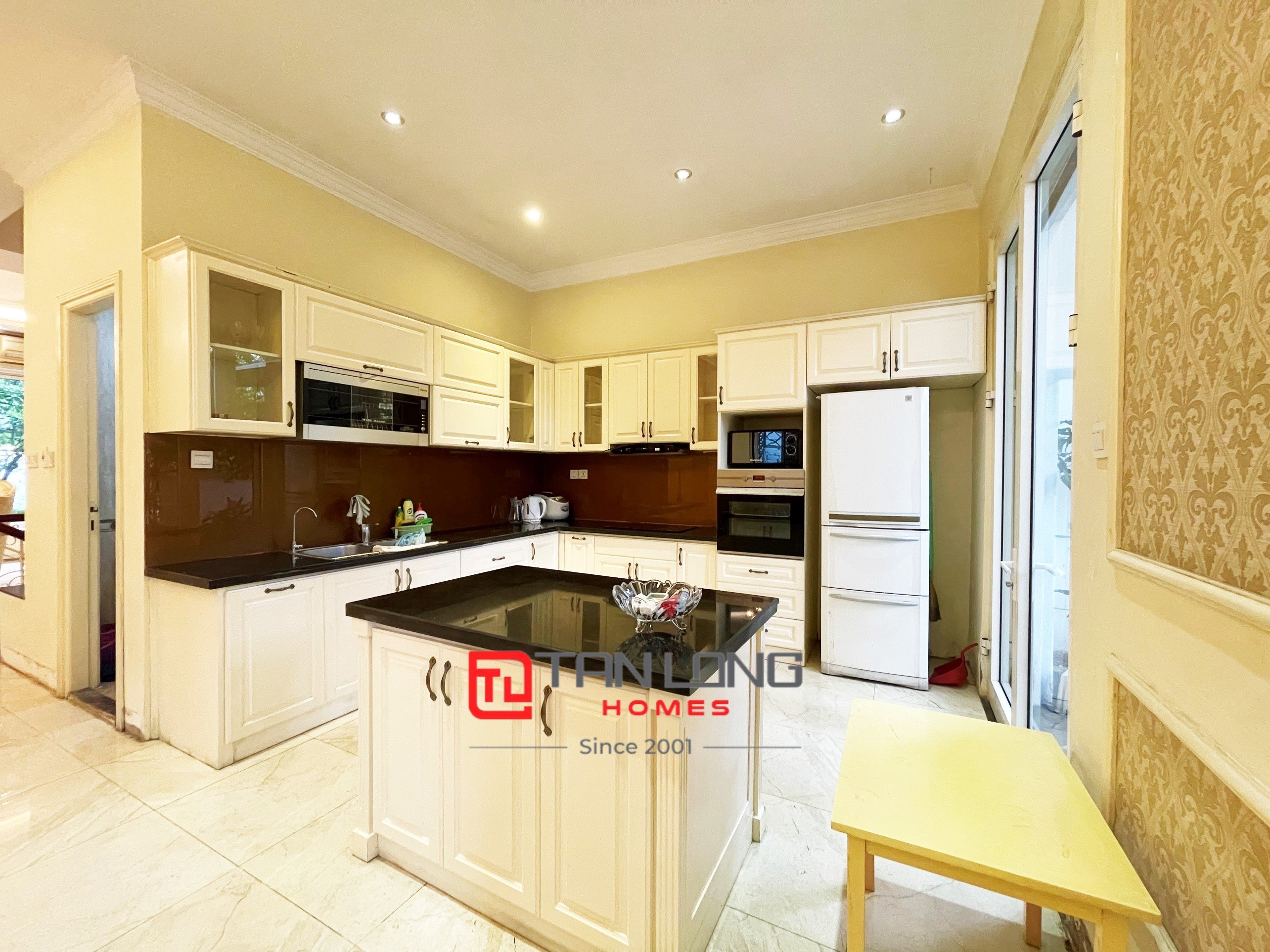 Cho thuê biệt thự Hoa Lan cạnh cổng trường học BIS Vinhomes Riverside 3