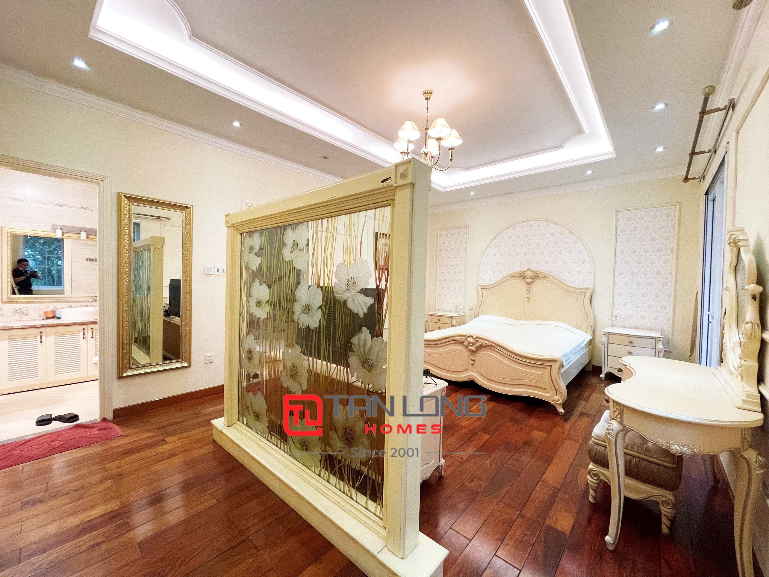 Cho thuê biệt thự Hoa Lan cạnh cổng trường học BIS Vinhomes Riverside 7